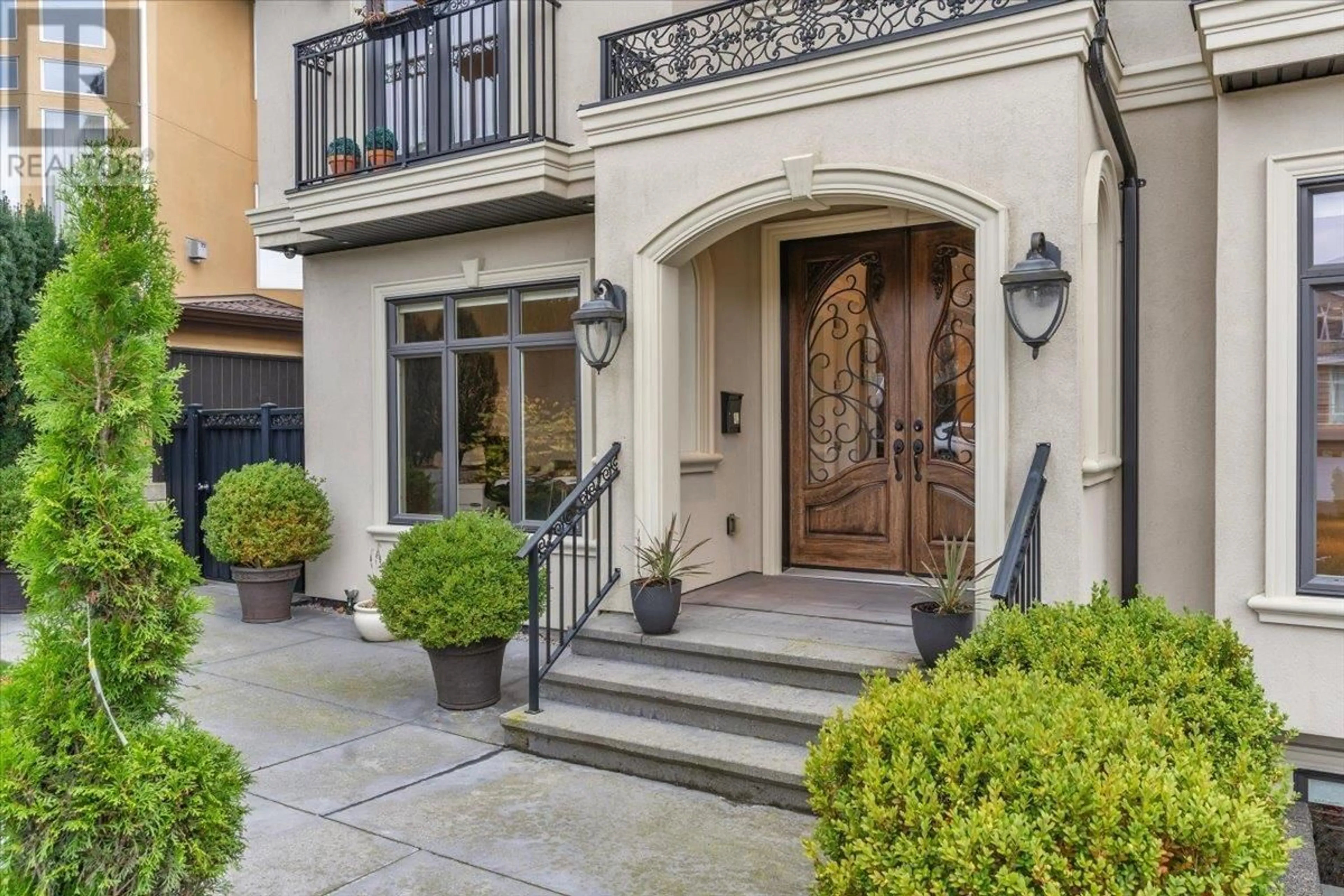 Indoor entryway for 7158 RIDGEVIEW DRIVE, Burnaby British Columbia V5A4V3