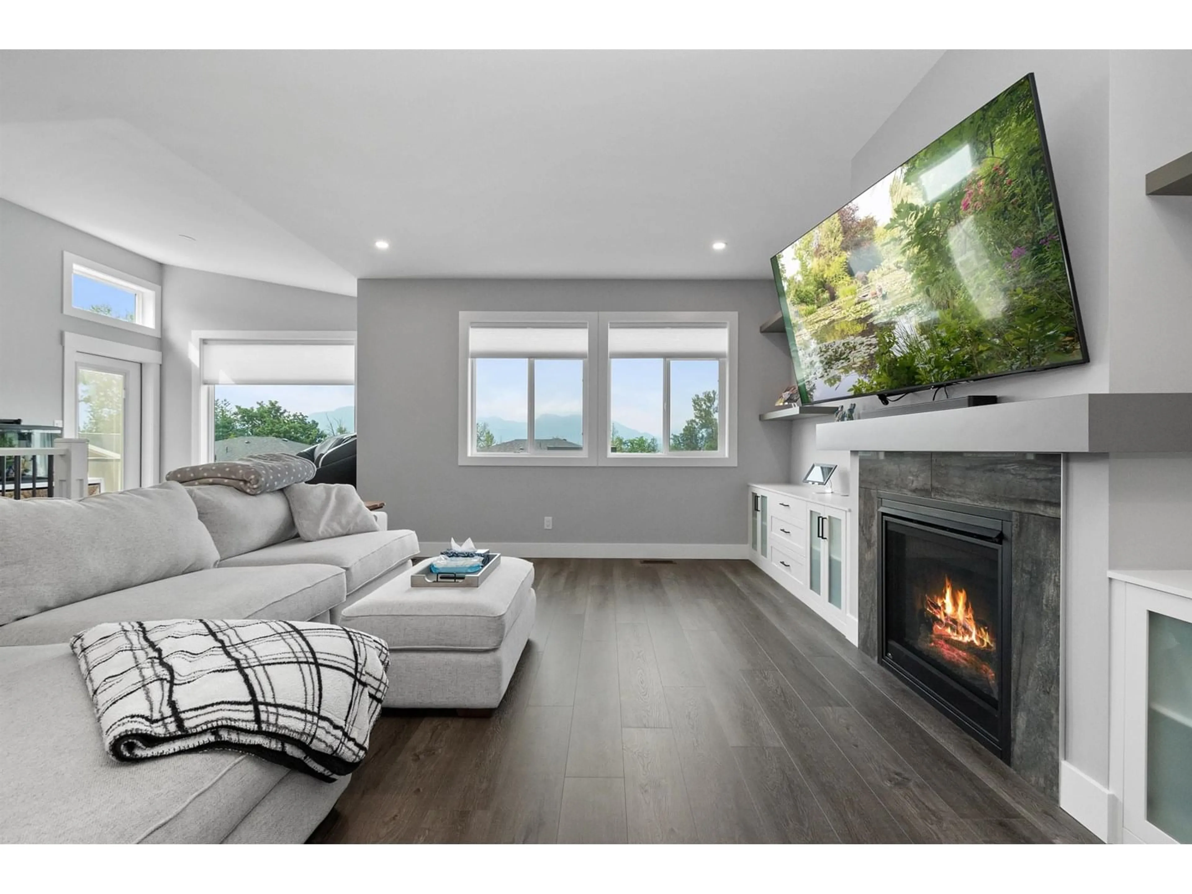 Living room with furniture, wood/laminate floor for 23 - 50778 LEDGESTONE PLACE, Chilliwack British Columbia V2P0E7