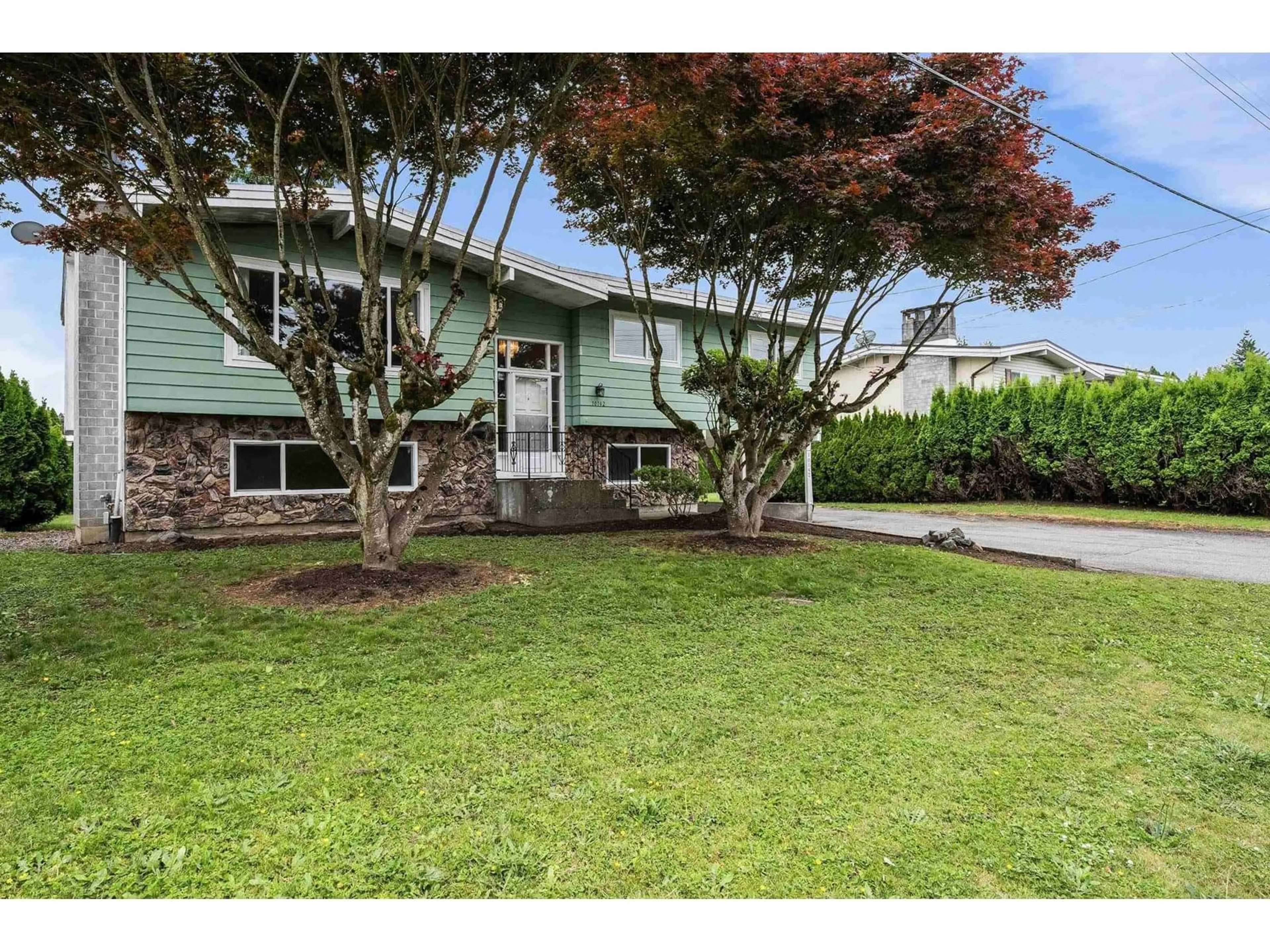 A pic from outside/outdoor area/front of a property/back of a property/a pic from drone, street for 10142 DUBLIN DRIVE, Chilliwack British Columbia V2P6K7