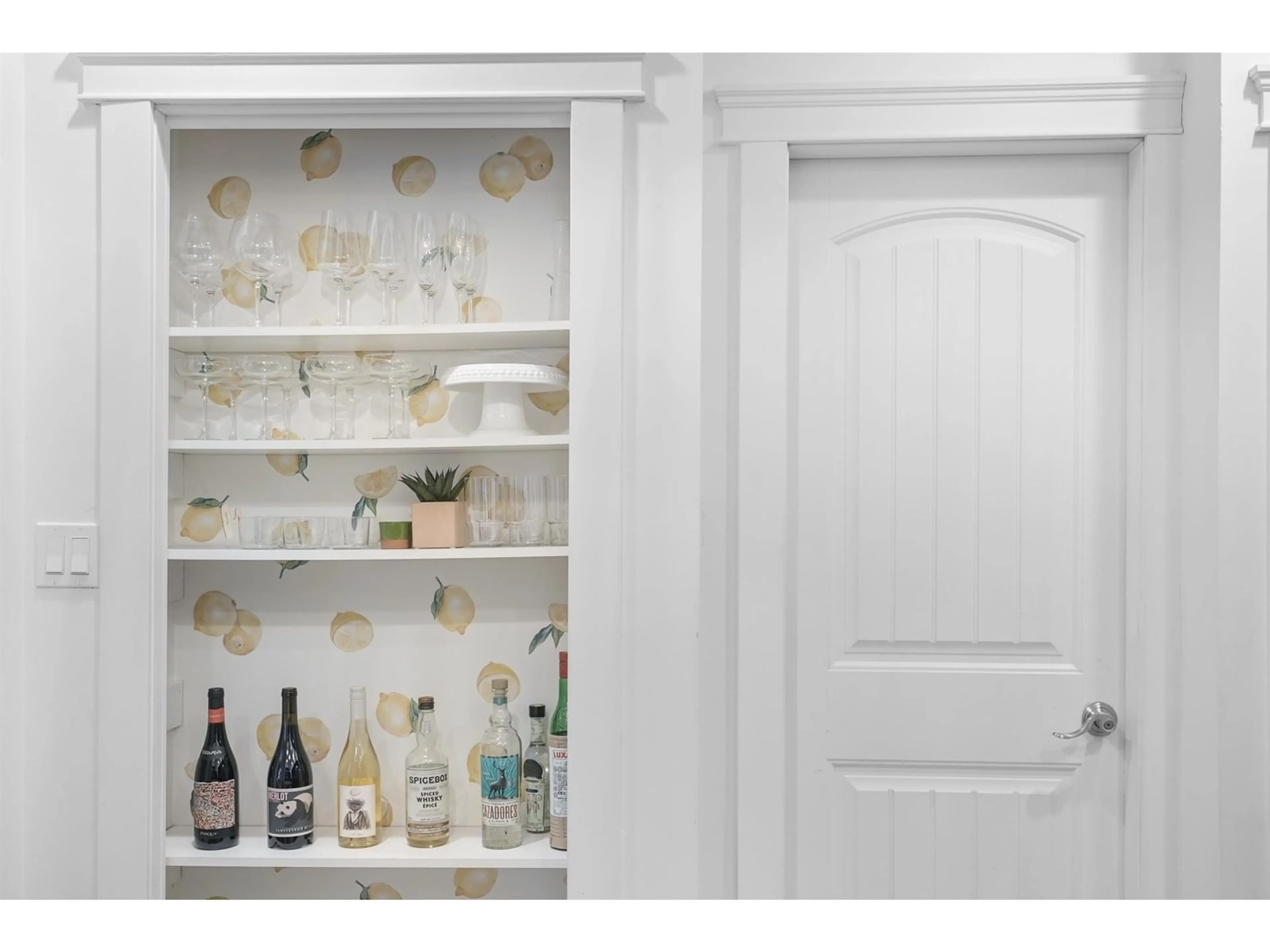 Storage room or clothes room or walk-in closet for 828 KENT, White Rock British Columbia V4B4V8