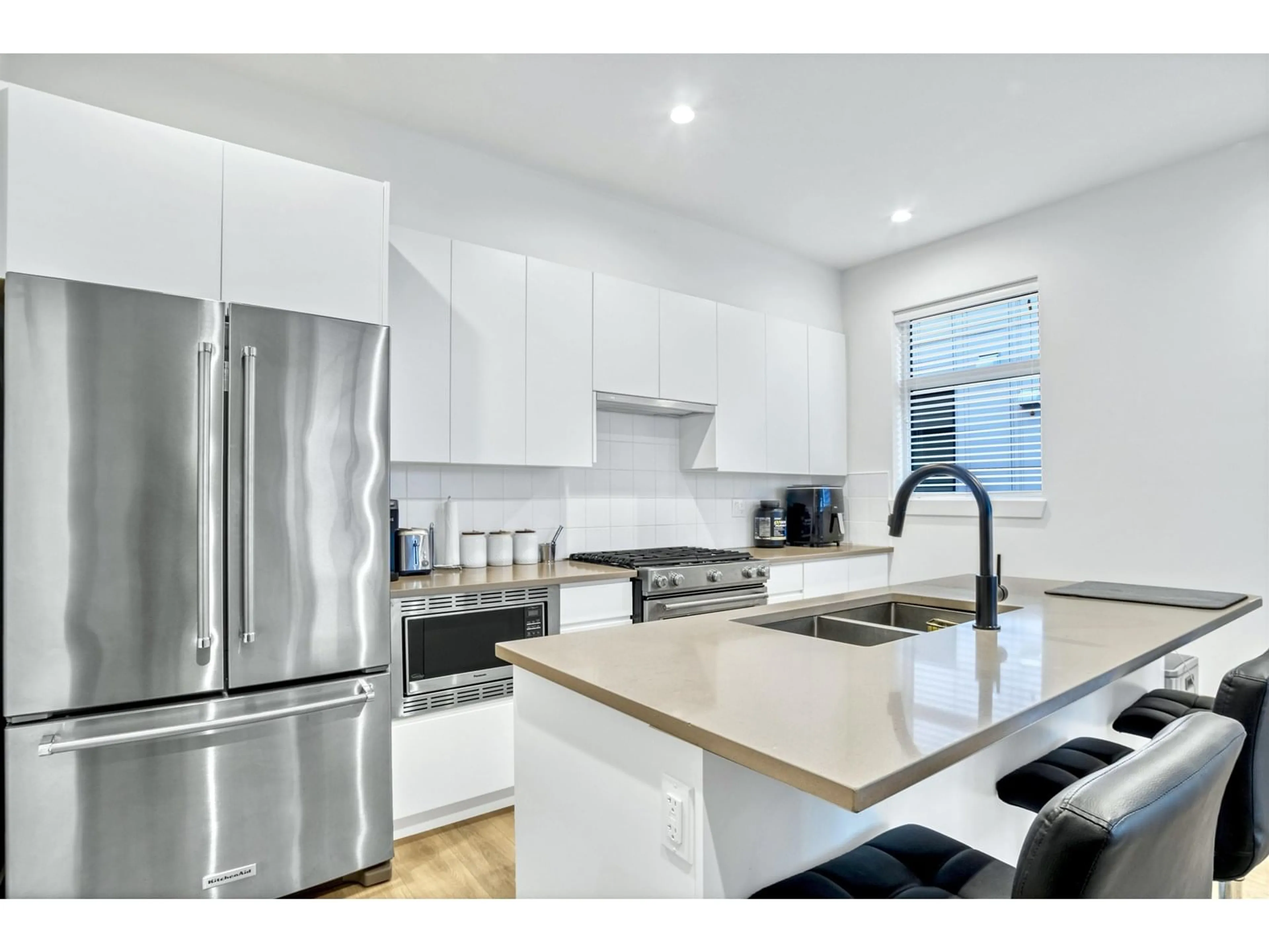 Open concept kitchen, unknown for 79 - 16433 19, Surrey British Columbia V3Z0Z1