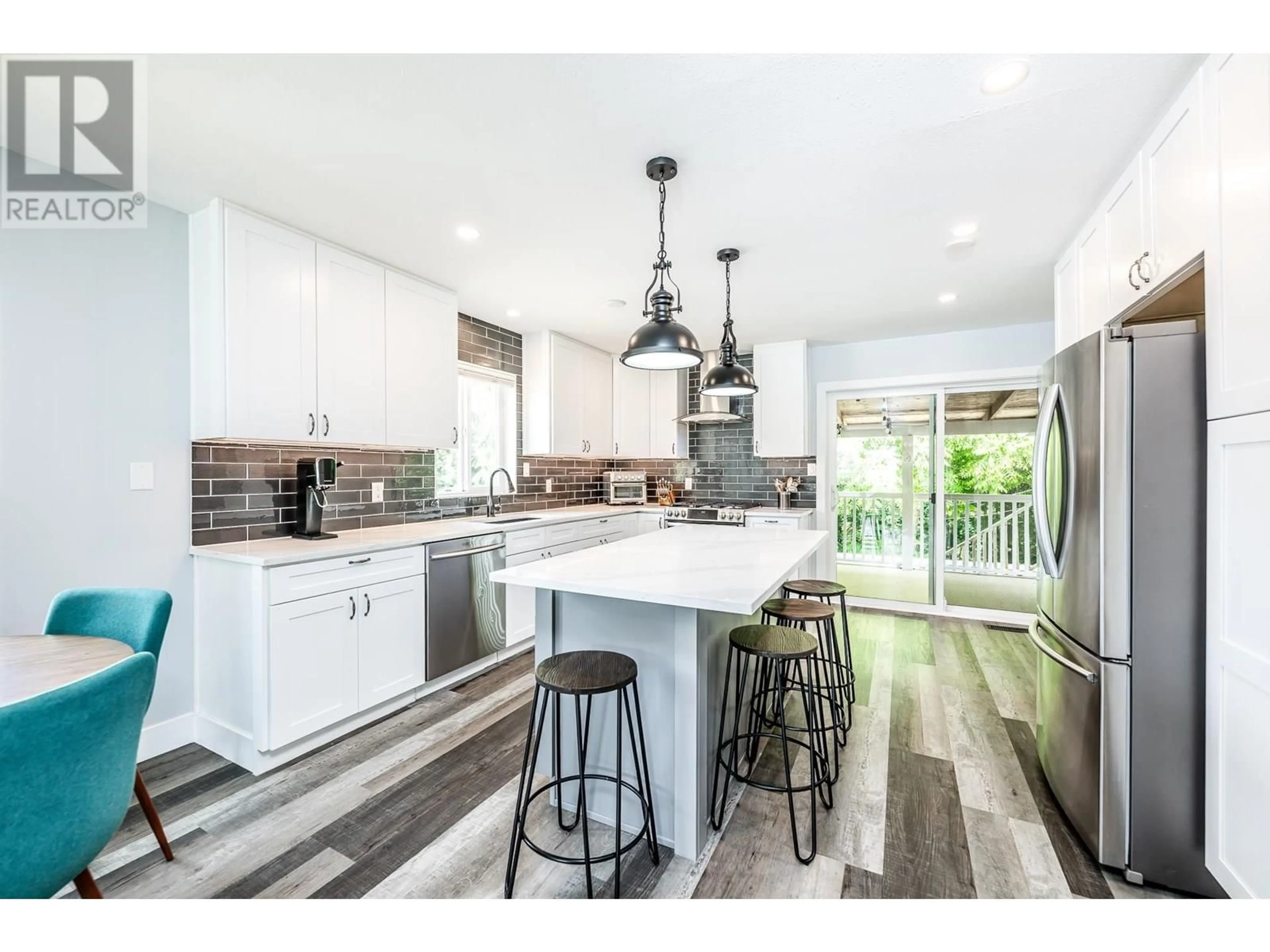 Open concept kitchen, ceramic/tile floor for 1003 PIA ROAD, Squamish British Columbia V0N1T0