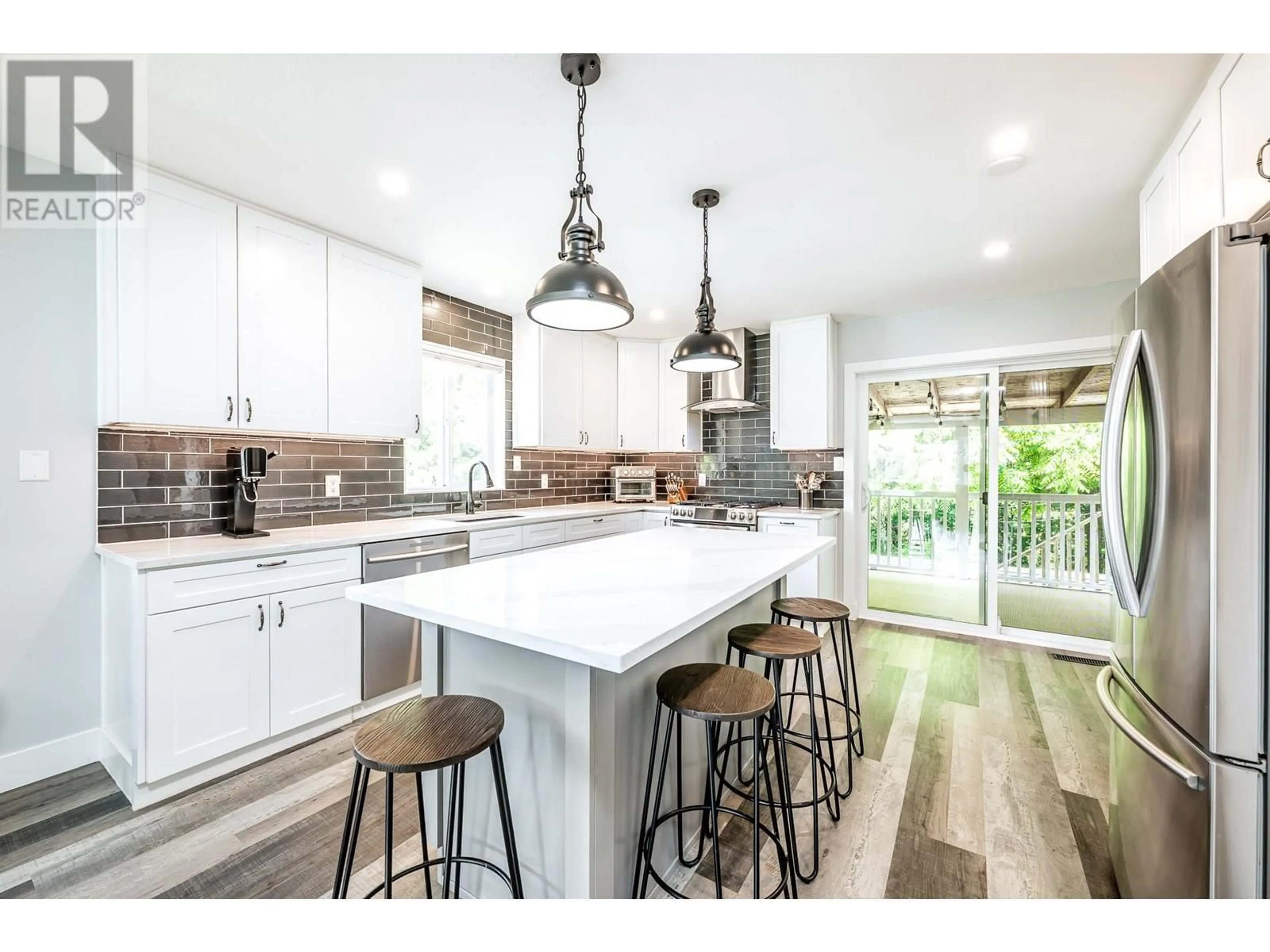 Open concept kitchen, unknown for 1003 PIA ROAD, Squamish British Columbia V0N1T0