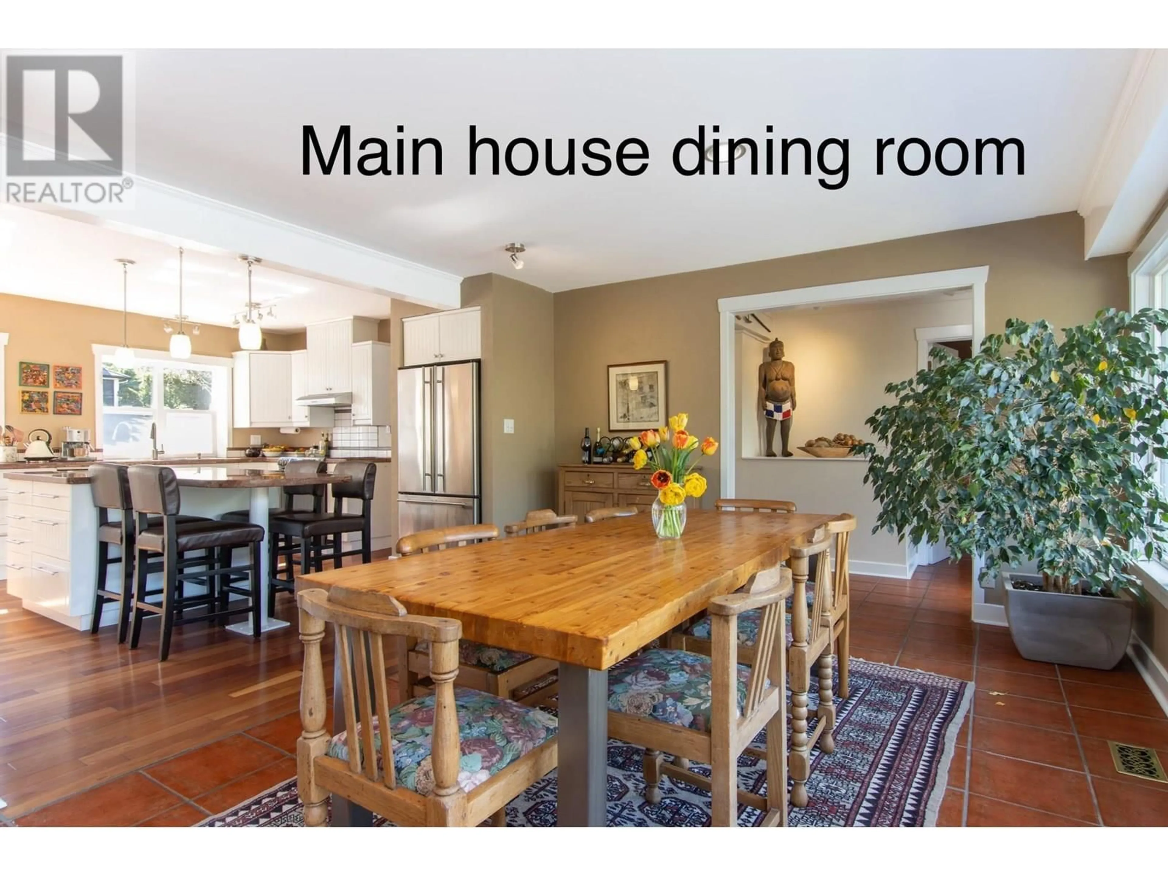 Dining room, wood/laminate floor for 40549 AYR DRIVE, Squamish British Columbia V0N1T0