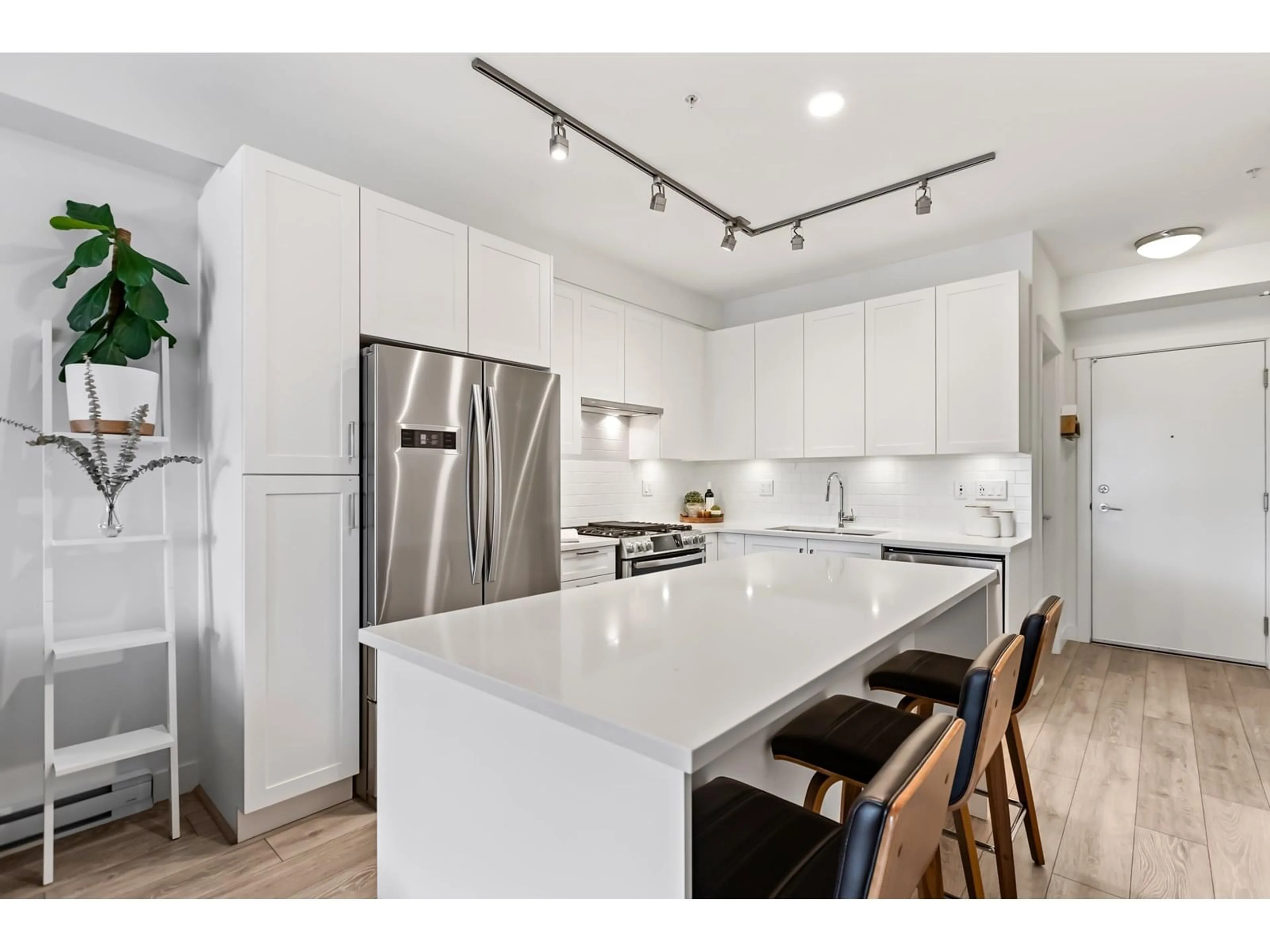 Open concept kitchen, unknown for 322 - 20673 78, Langley British Columbia V2Y3K1