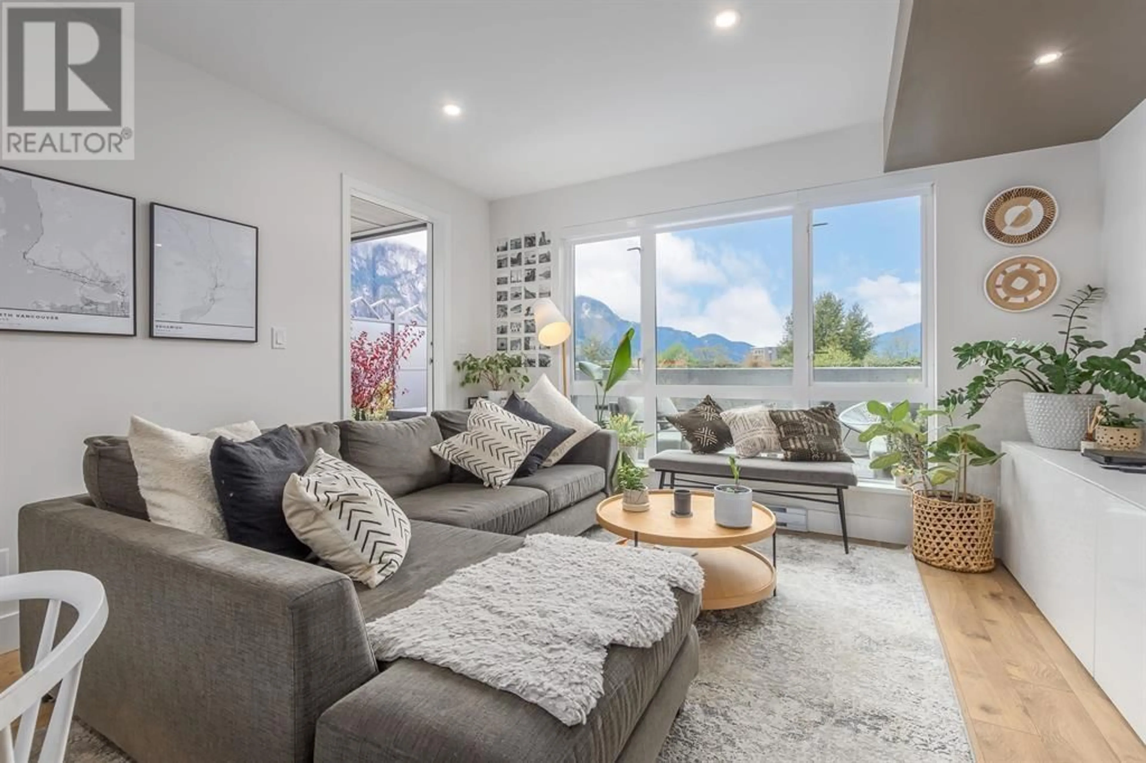 Living room with furniture, unknown for 421 - 38362 BUCKLEY AVENUE, Squamish British Columbia V8B0J8