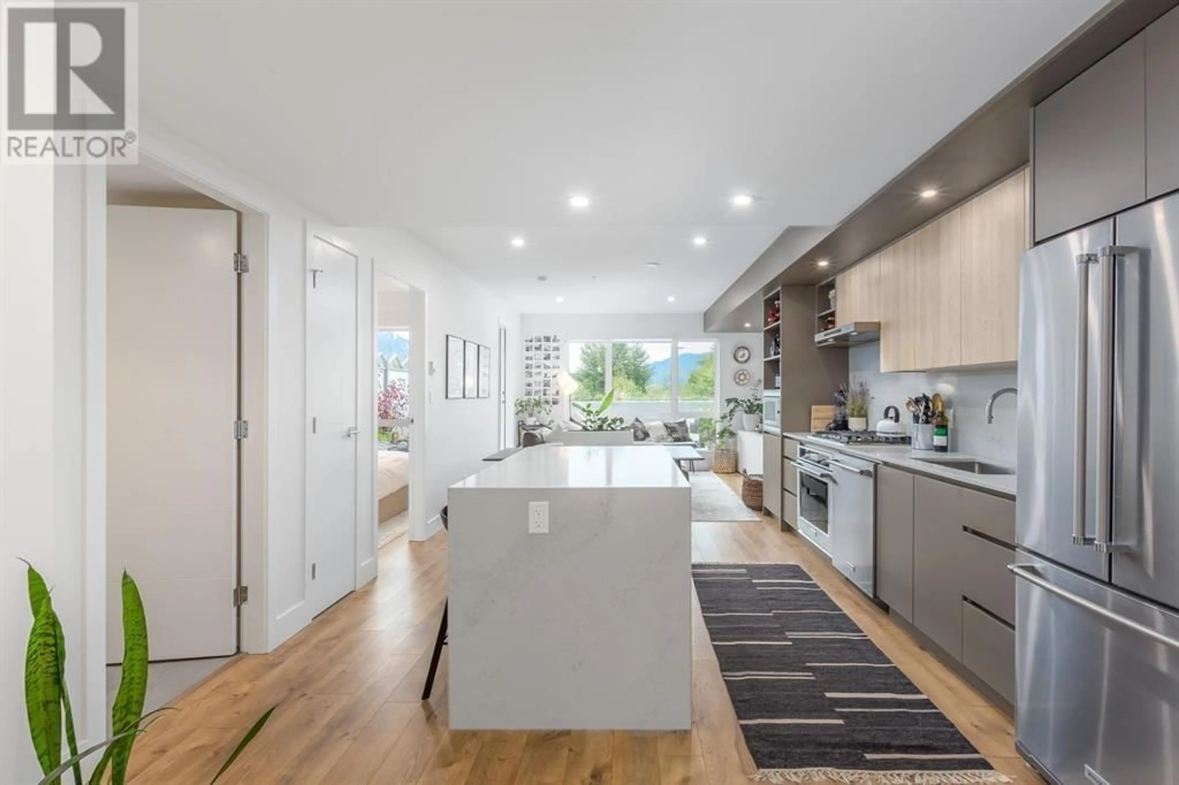 Open concept kitchen, unknown for 421 - 38362 BUCKLEY AVENUE, Squamish British Columbia V8B0J8