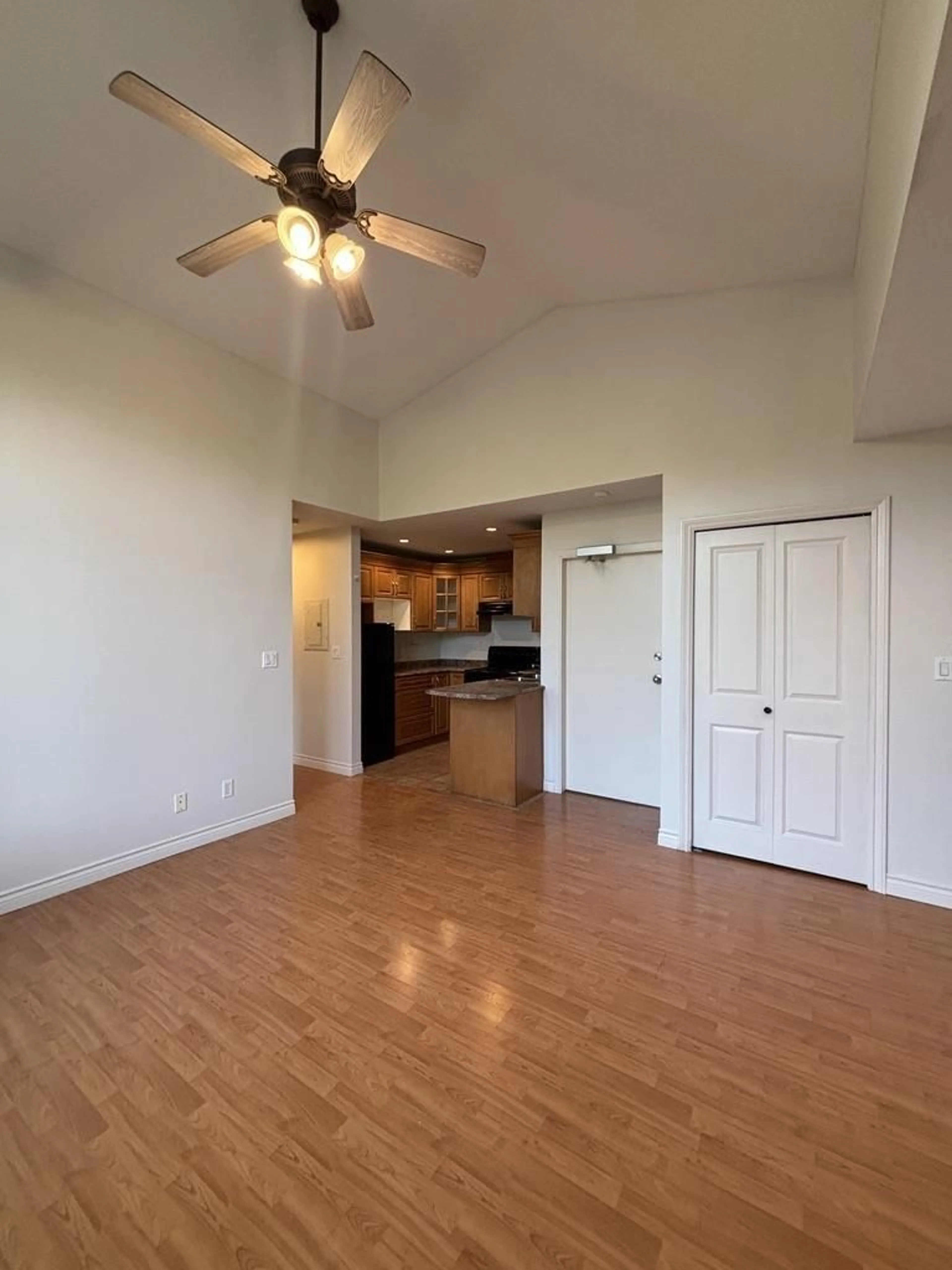 A pic of a room for 201 - 2828 152, Surrey British Columbia V4P1G6