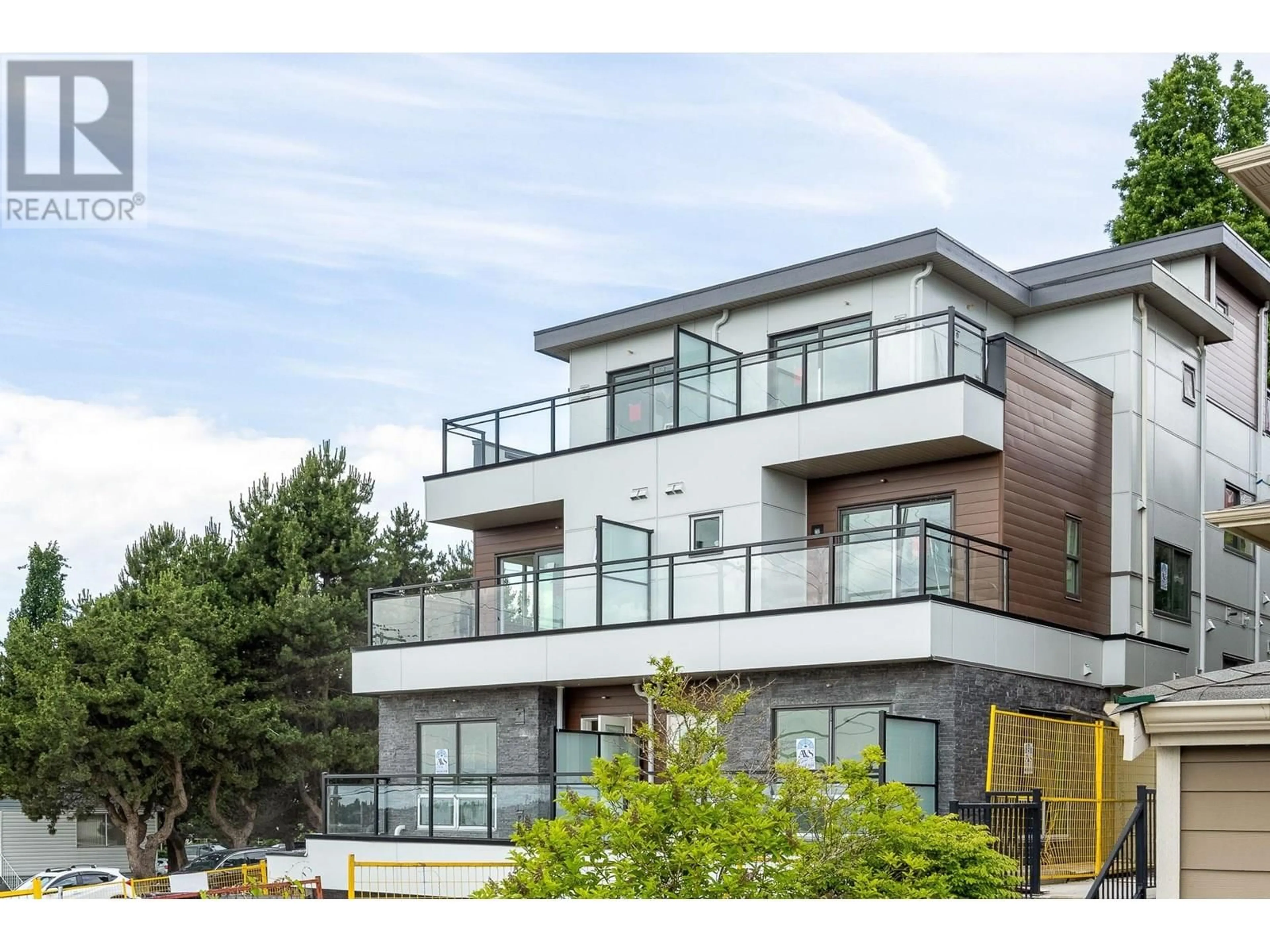 Unknown for 3 - 3800 PENDER STREET, Burnaby British Columbia V5C2L5