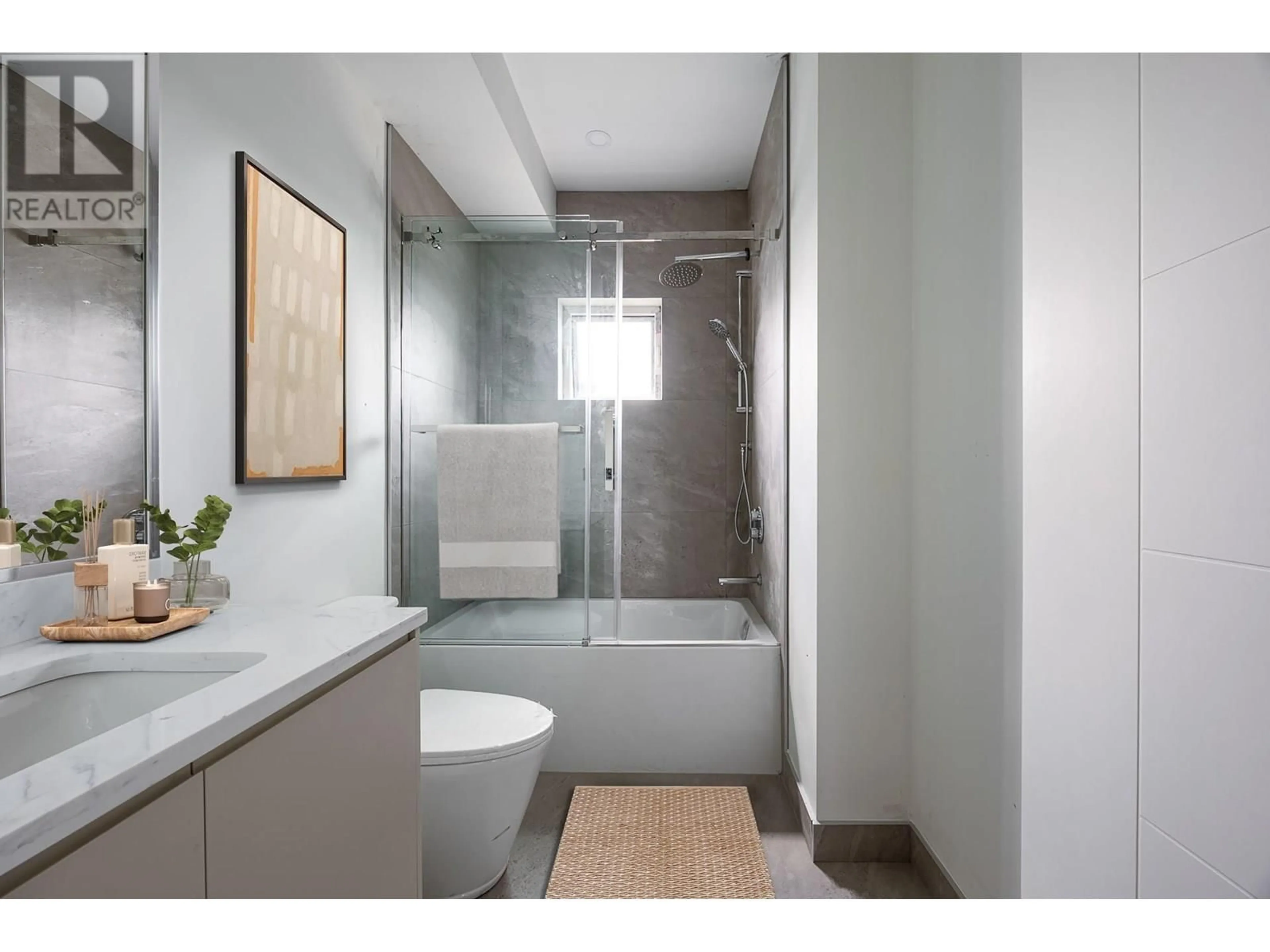 Standard bathroom, ceramic/tile floor for 4 - 3800 PENDER STREET, Burnaby British Columbia V5C2L5