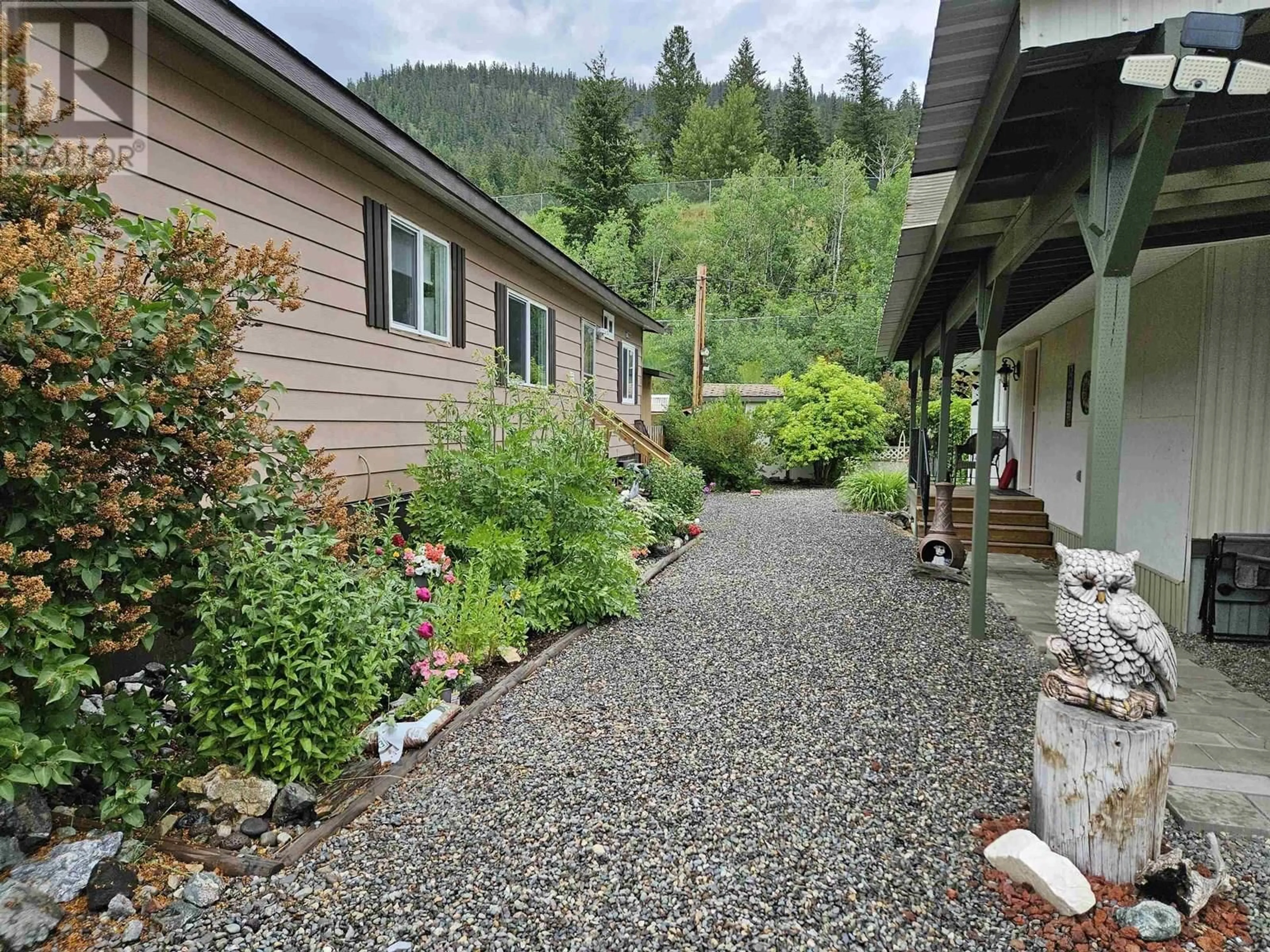 Patio, mountain view for 69 - 1700 BROADWAY STREET, Williams Lake British Columbia V2G2W5