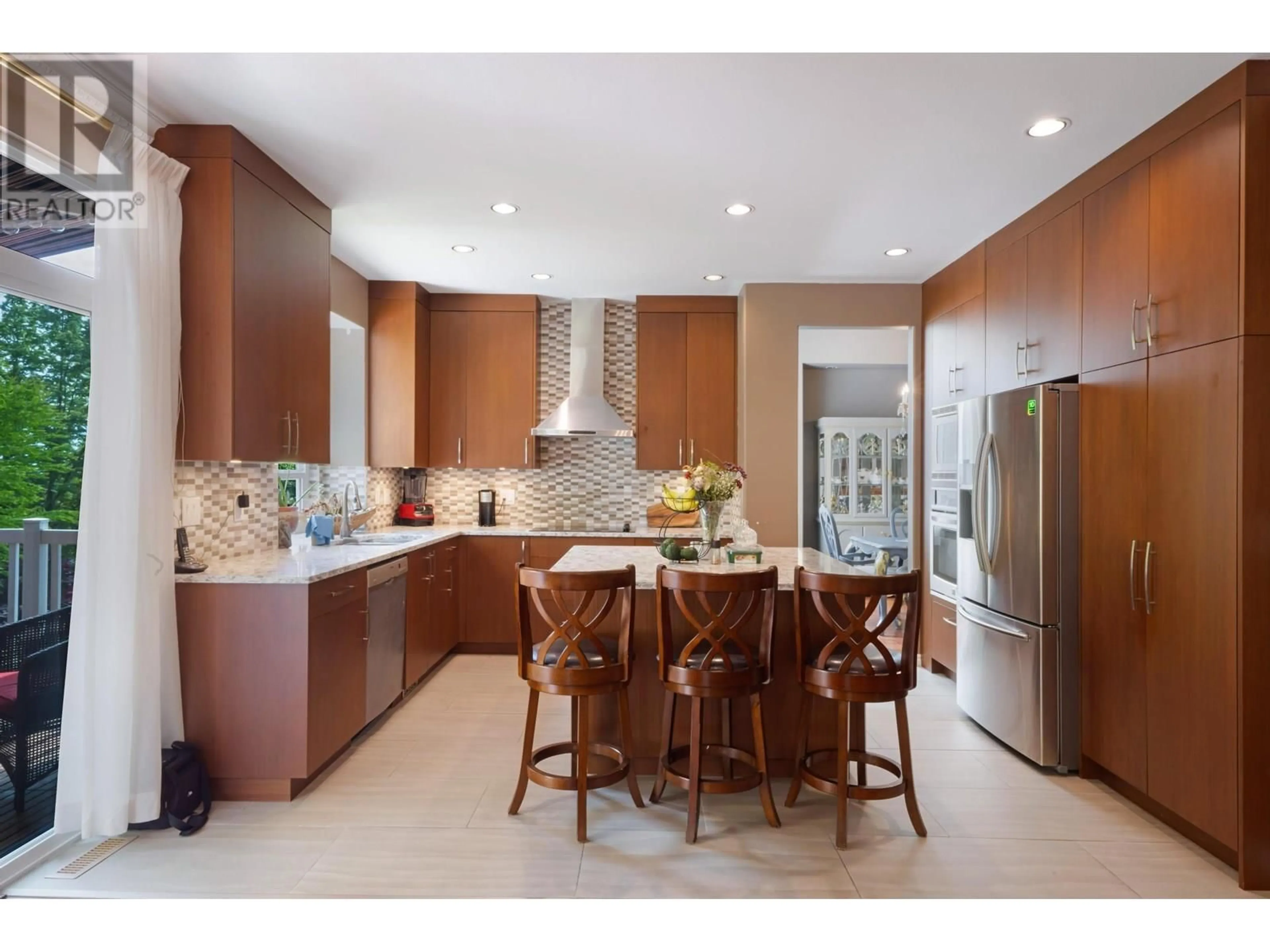 Open concept kitchen, ceramic/tile floor for 6 LINDEN STREET, Port Moody British Columbia V3H5C1