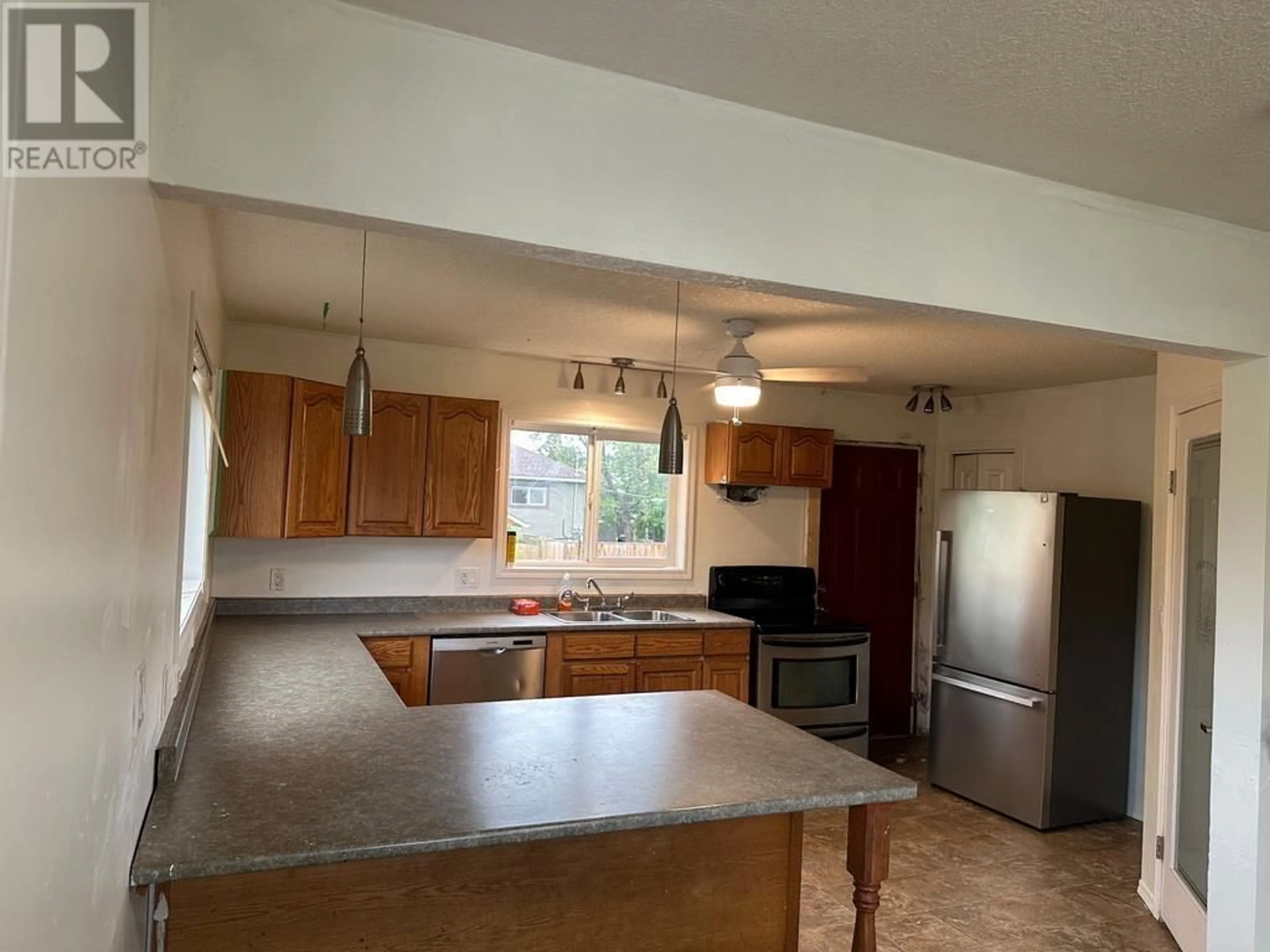 Open concept kitchen, unknown for 1853 SPRUCE STREET, Prince George British Columbia V2L2R5