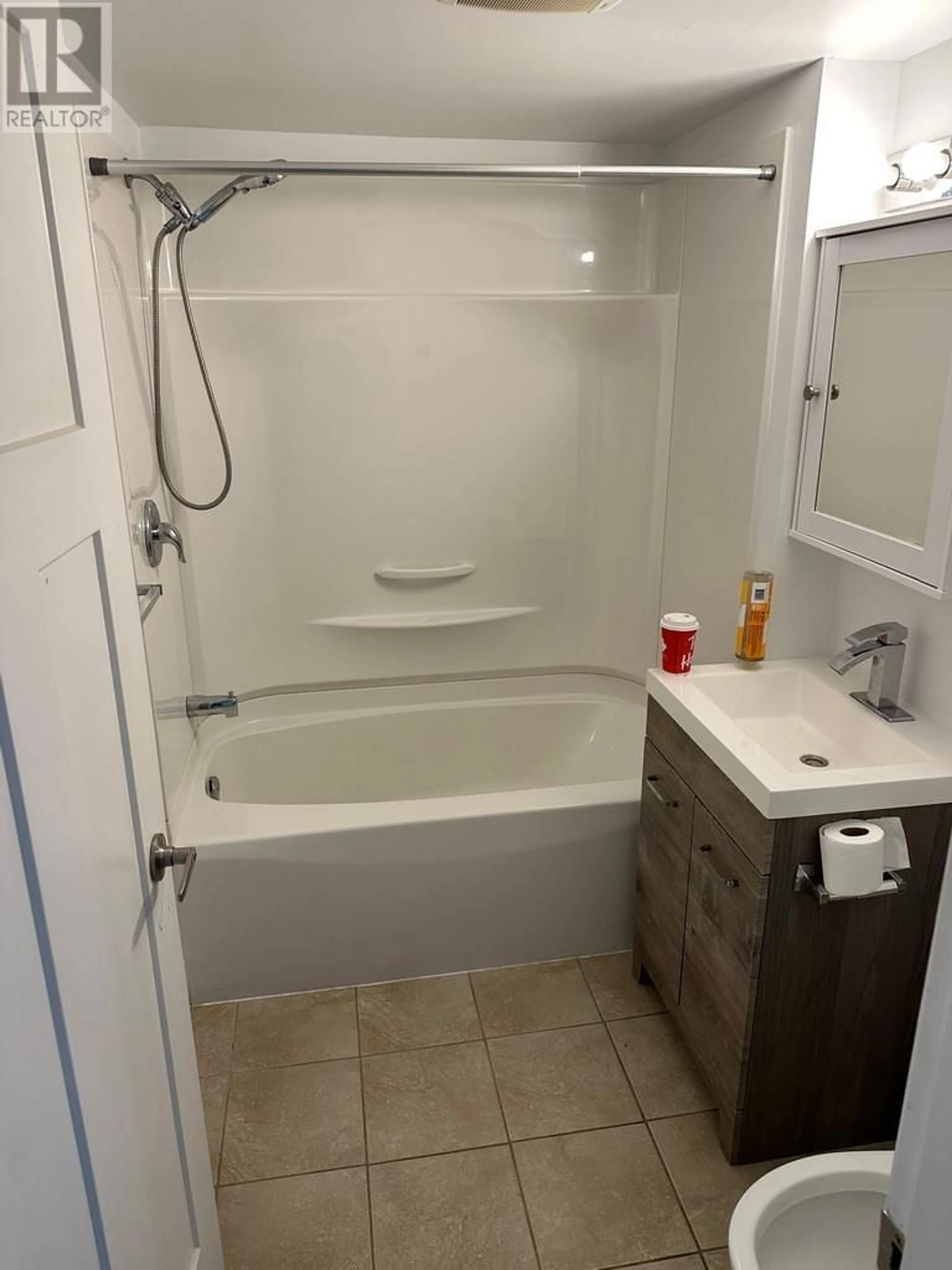 Standard bathroom, unknown for 1853 SPRUCE STREET, Prince George British Columbia V2L2R5