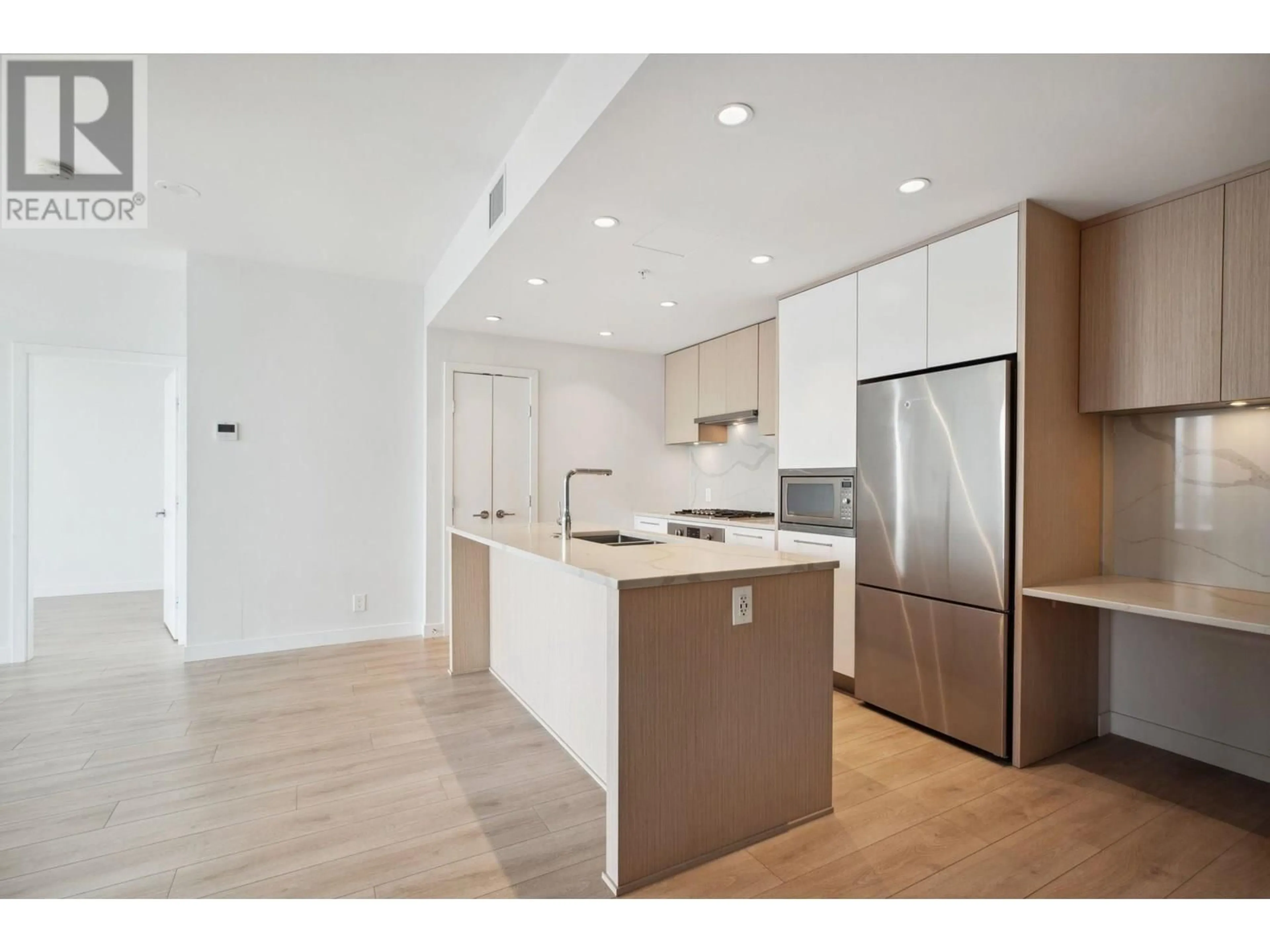 Open concept kitchen, unknown for 3804 - 567 CLARKE ROAD, Coquitlam British Columbia V3J0K7