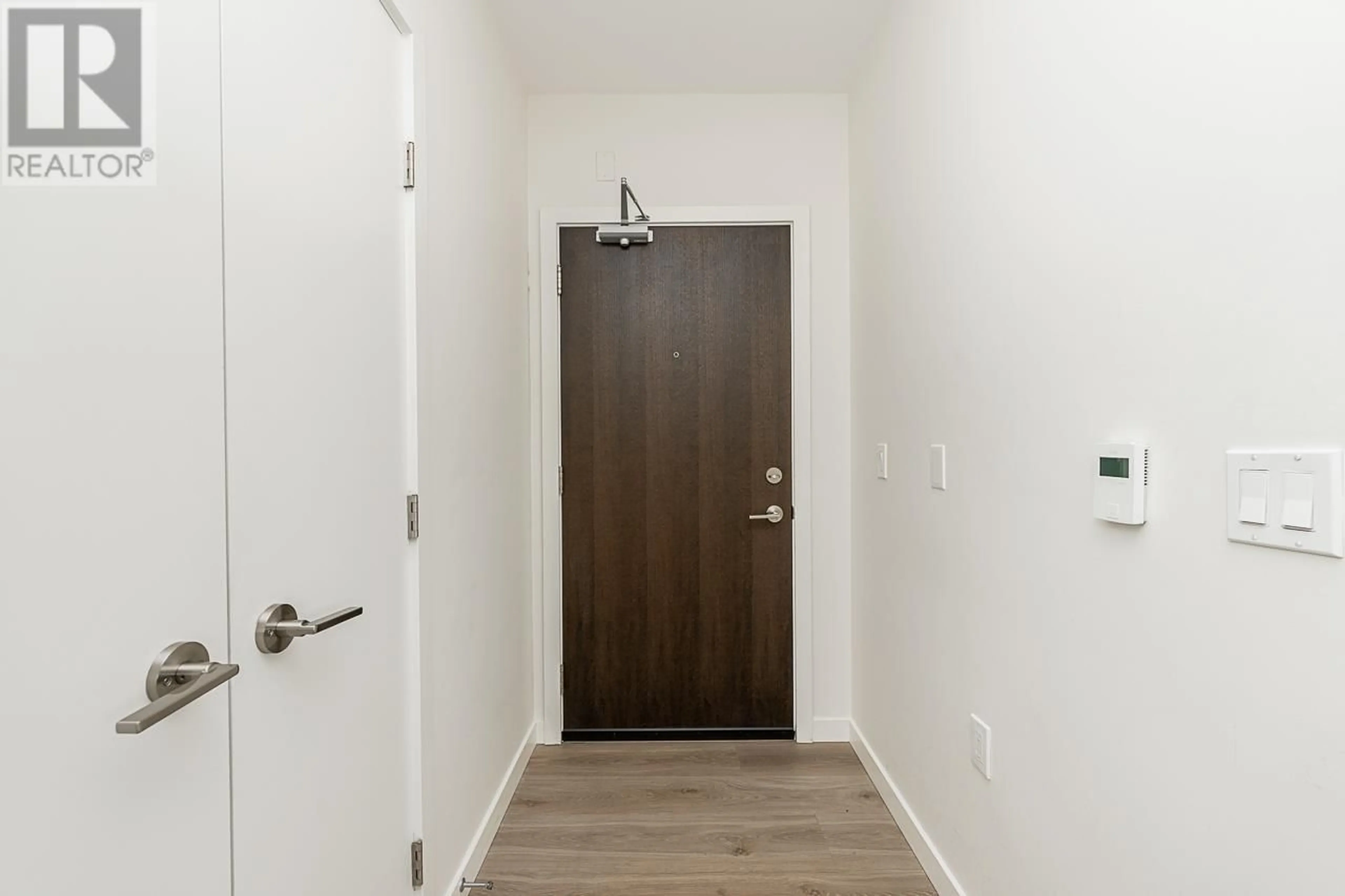 Indoor entryway for 2307 - 3080 LINCOLN AVENUE, Coquitlam British Columbia V3B0L9