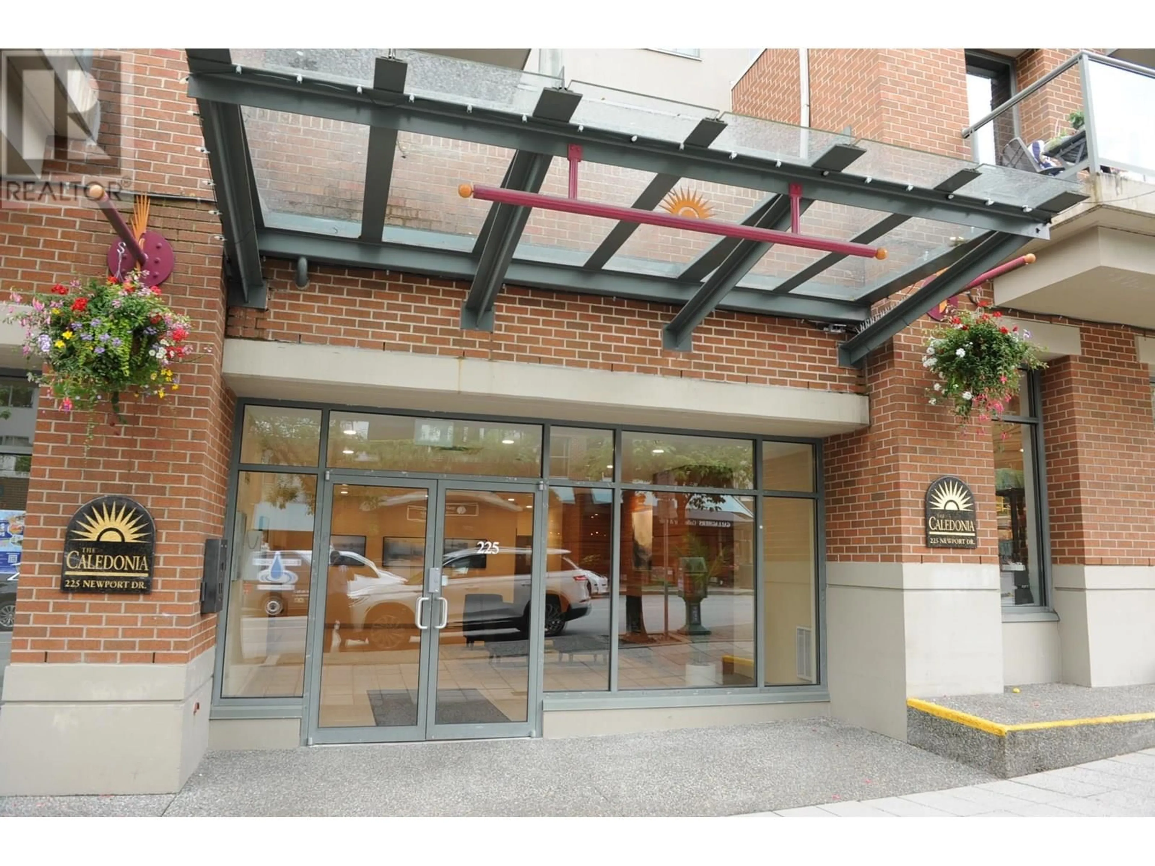 Indoor foyer for 201 - 225 NEWPORT DRIVE, Port Moody British Columbia V3H5C7