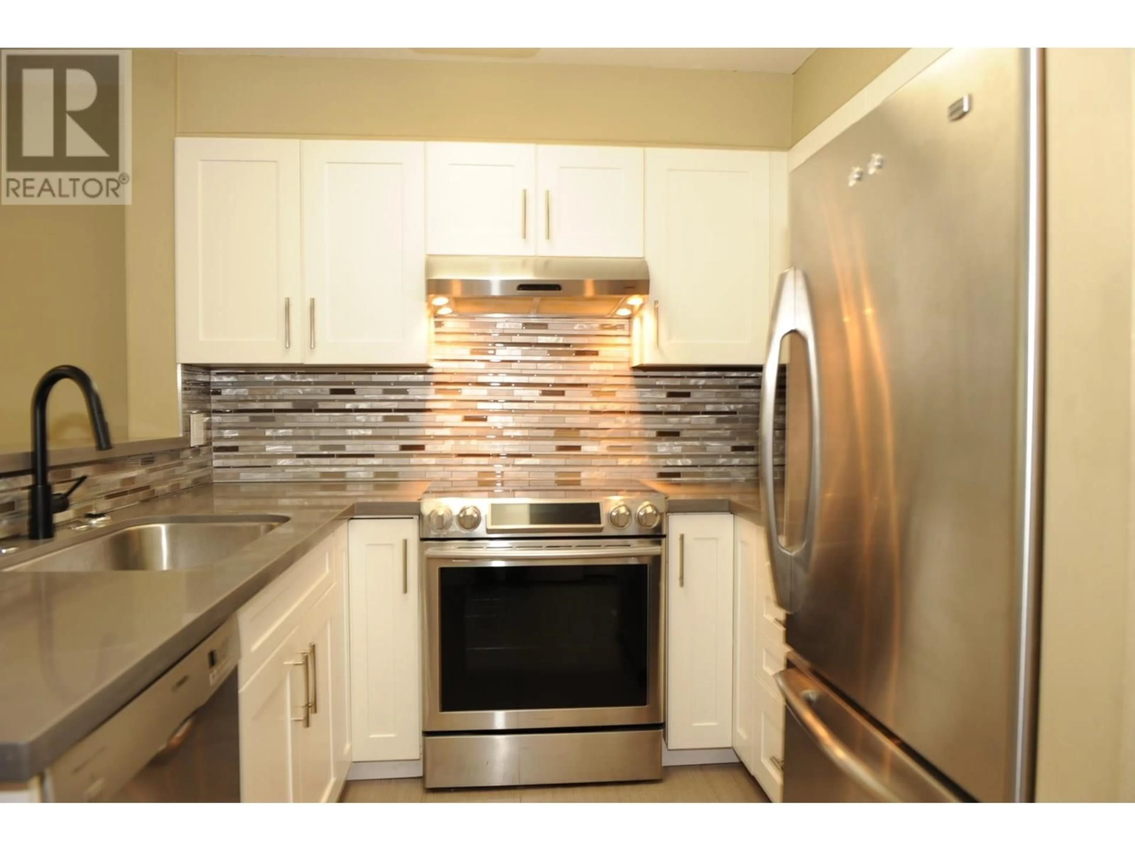 Standard kitchen, unknown for 201 - 225 NEWPORT DRIVE, Port Moody British Columbia V3H5C7