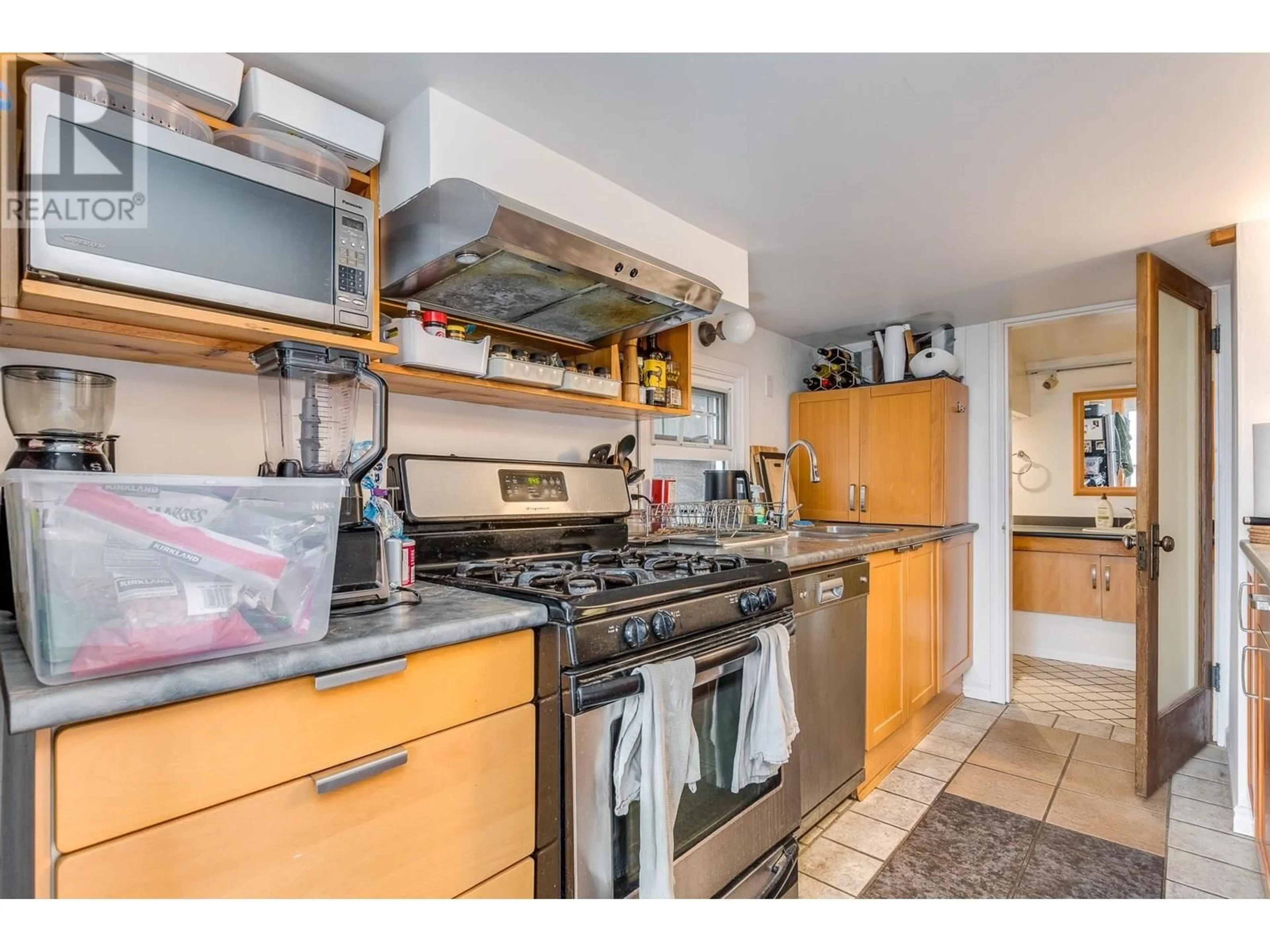 Standard kitchen, unknown for 1335 LABURNUM STREET, Vancouver British Columbia V6J3W4
