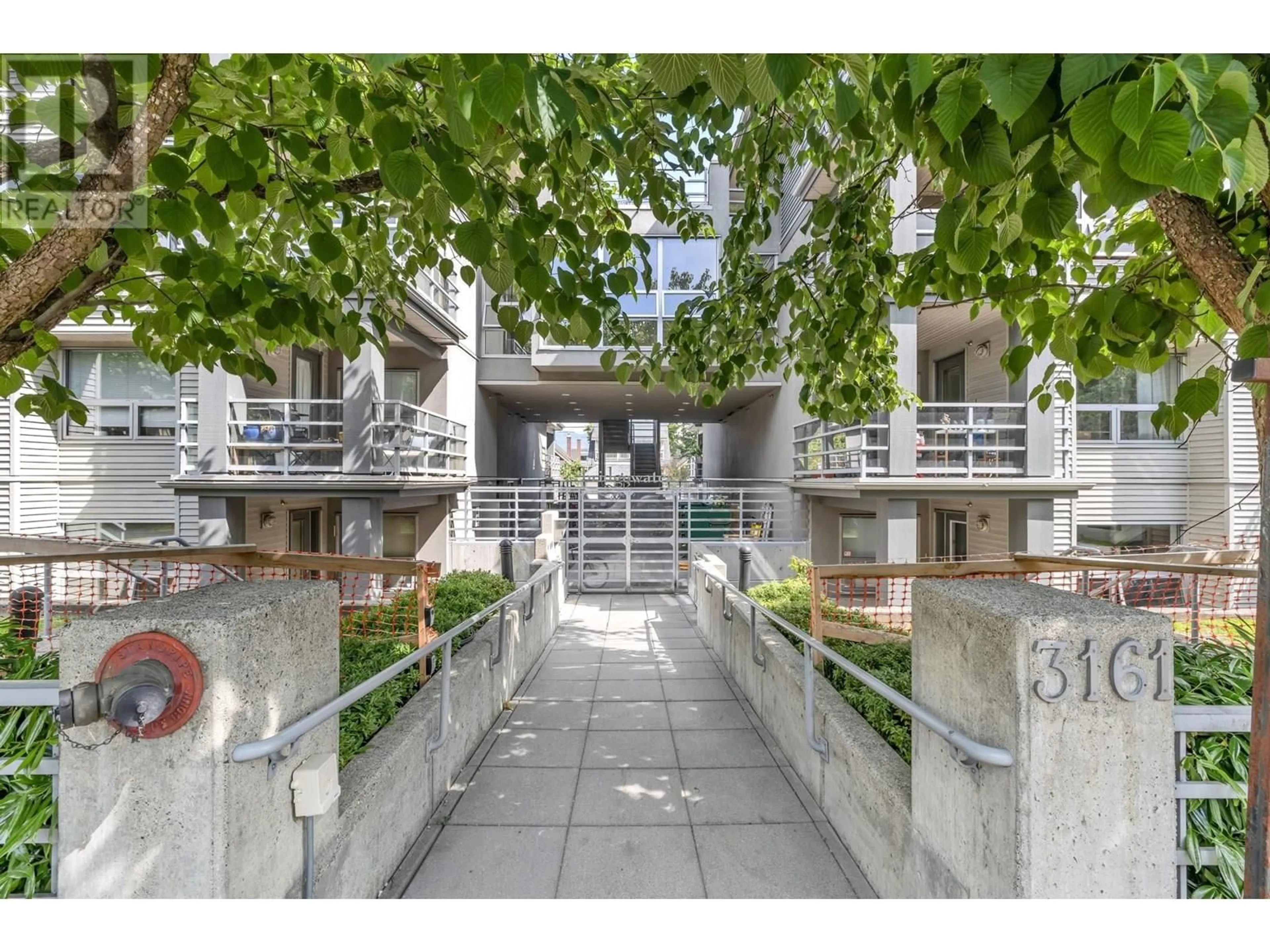 Unknown for 402 - 3161 4TH AVENUE, Vancouver British Columbia V6K1R6