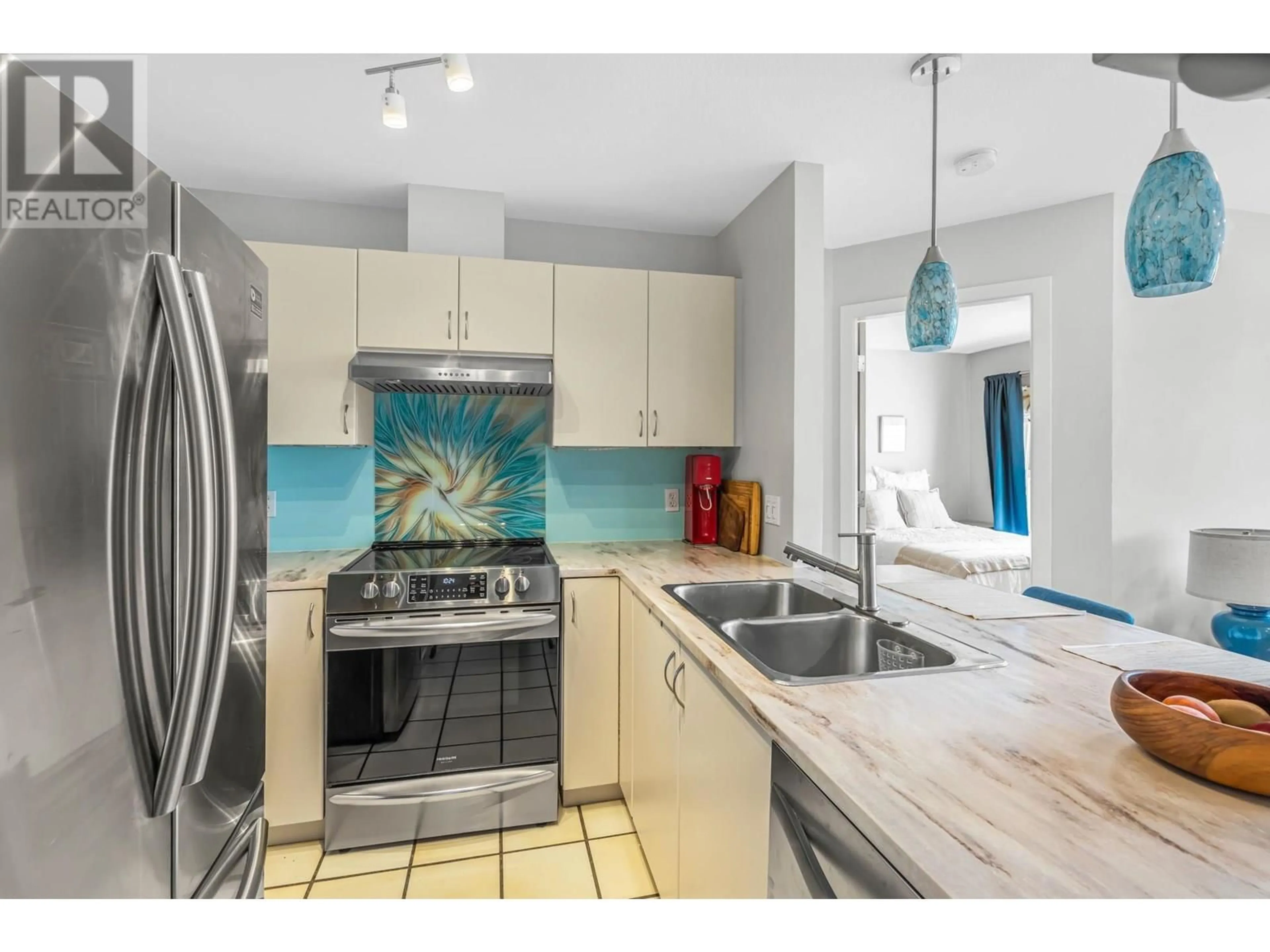 Unknown for 402 - 3161 4TH AVENUE, Vancouver British Columbia V6K1R6