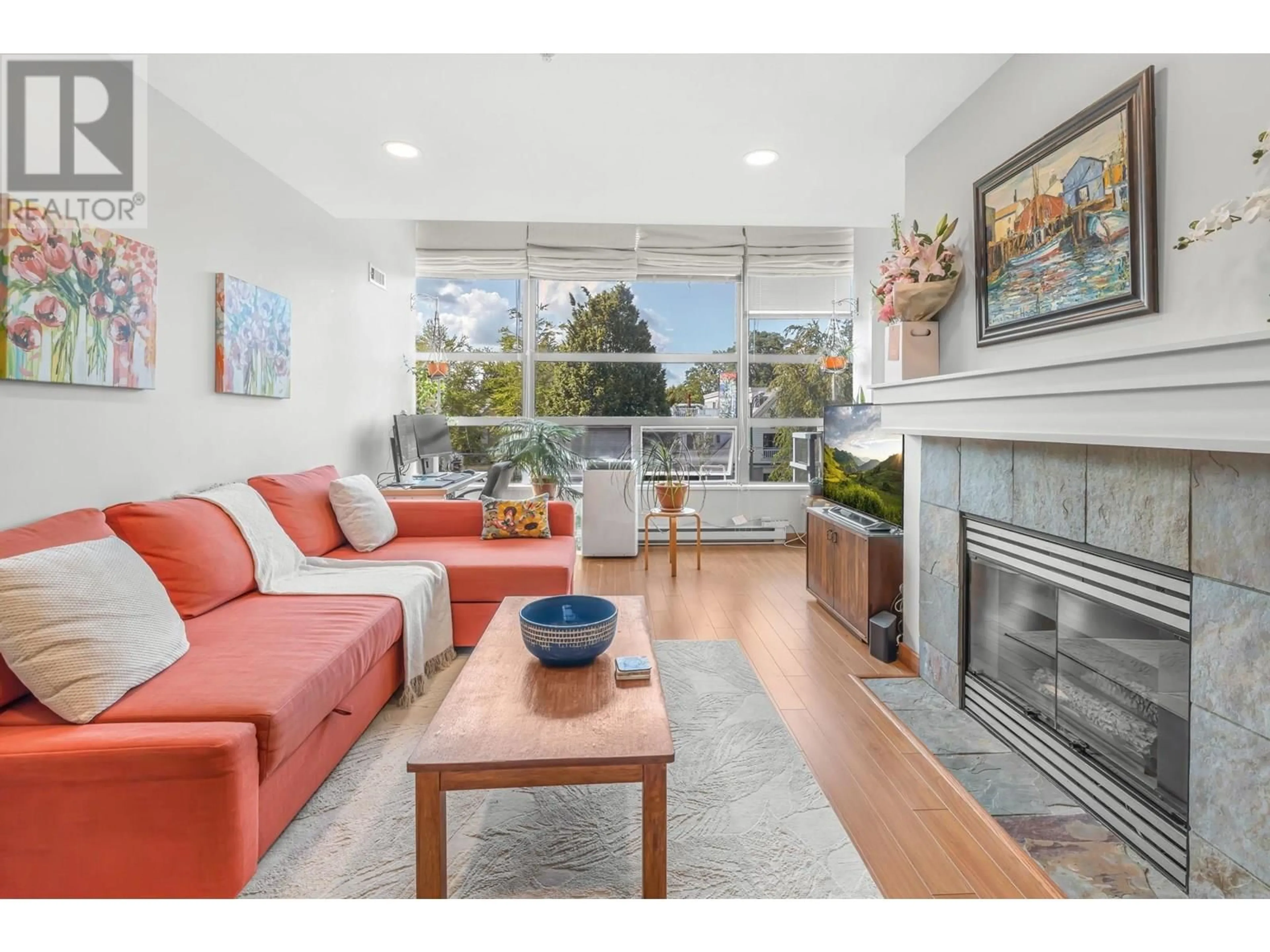 Living room with furniture, unknown for 402 - 3161 4TH AVENUE, Vancouver British Columbia V6K1R6