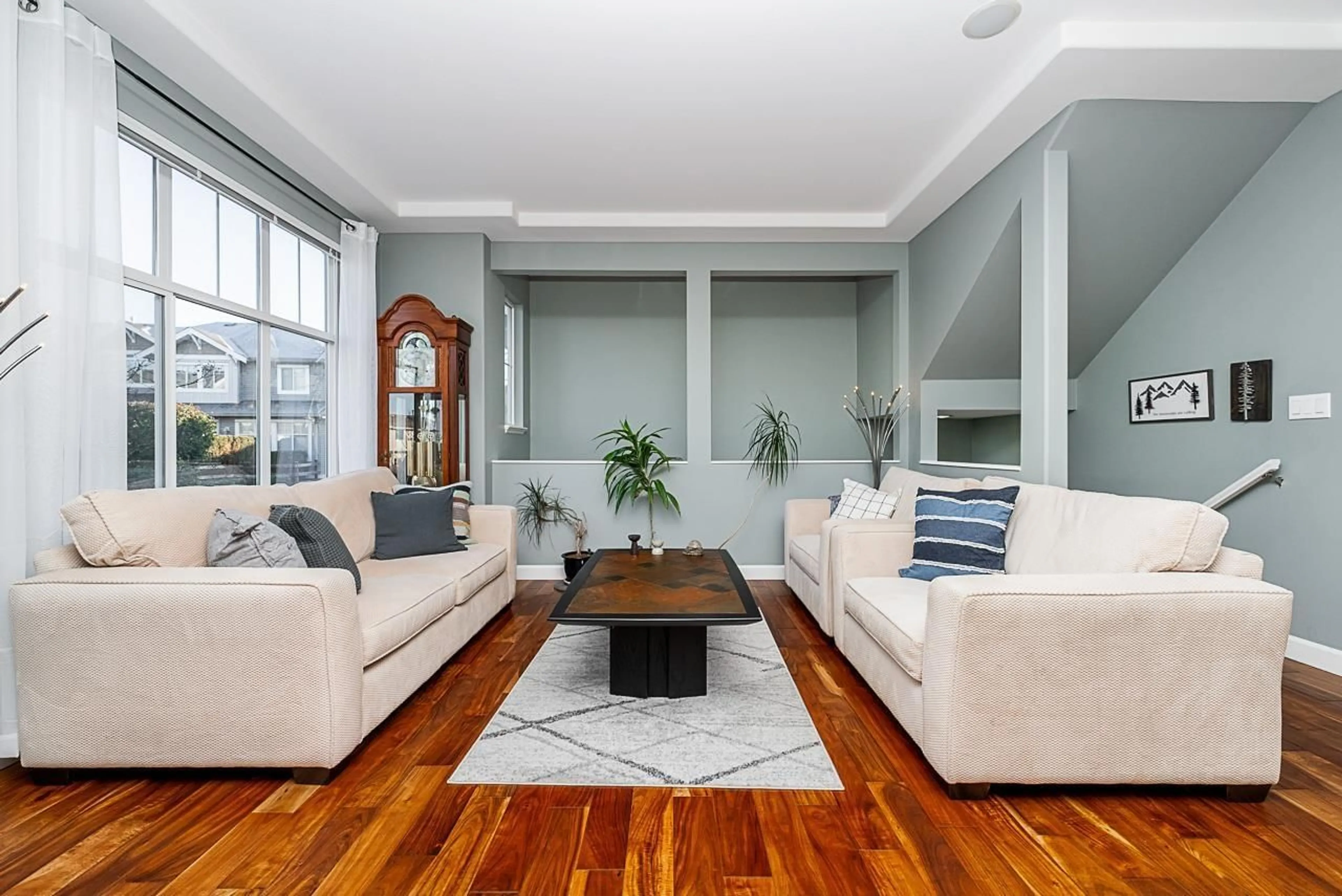 Living room with furniture, unknown for 10 - 16760 61ST, Surrey British Columbia V3X3V3