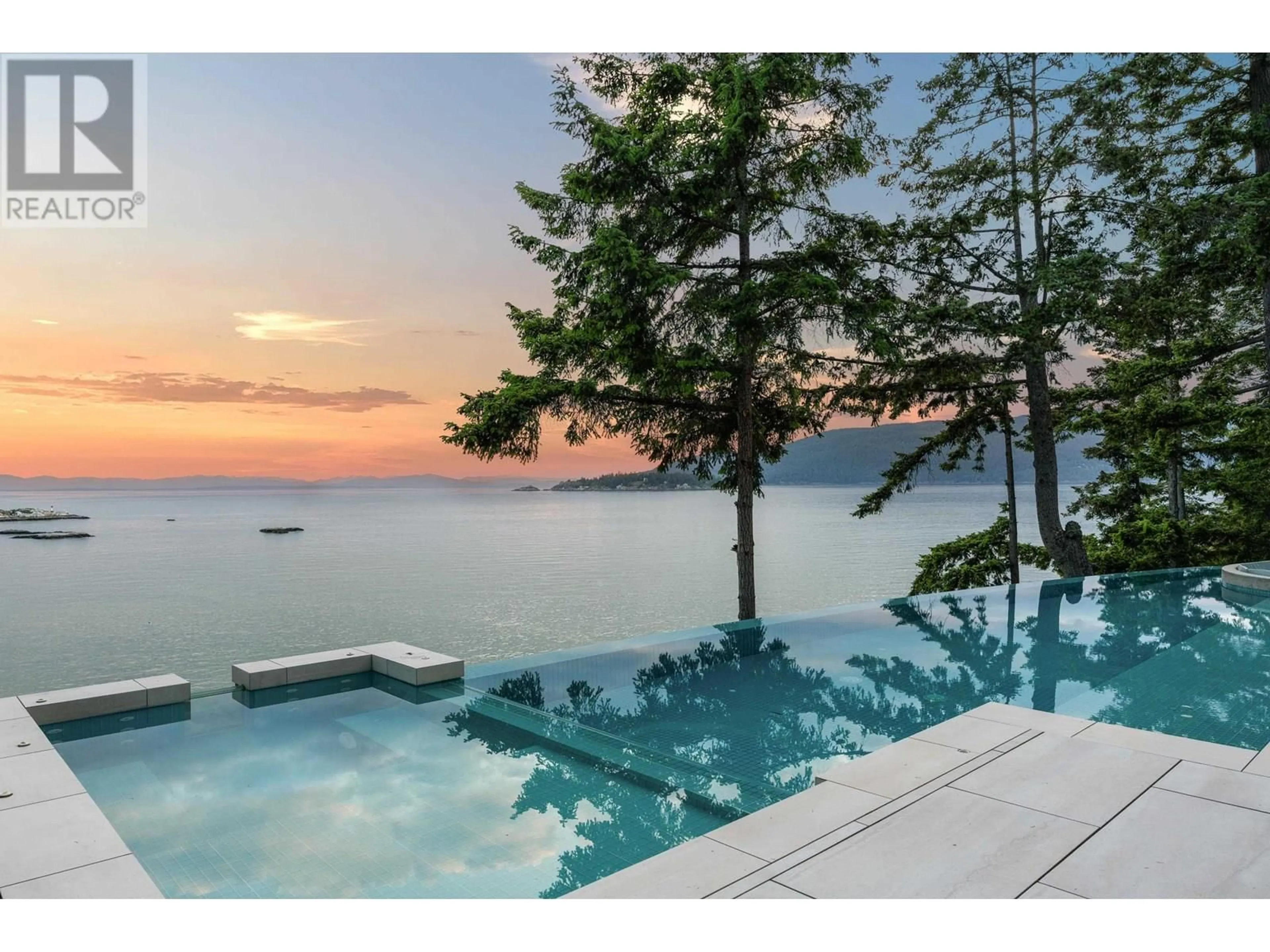 Pool for 5225 GULF PLACE, West Vancouver British Columbia V7W2V9