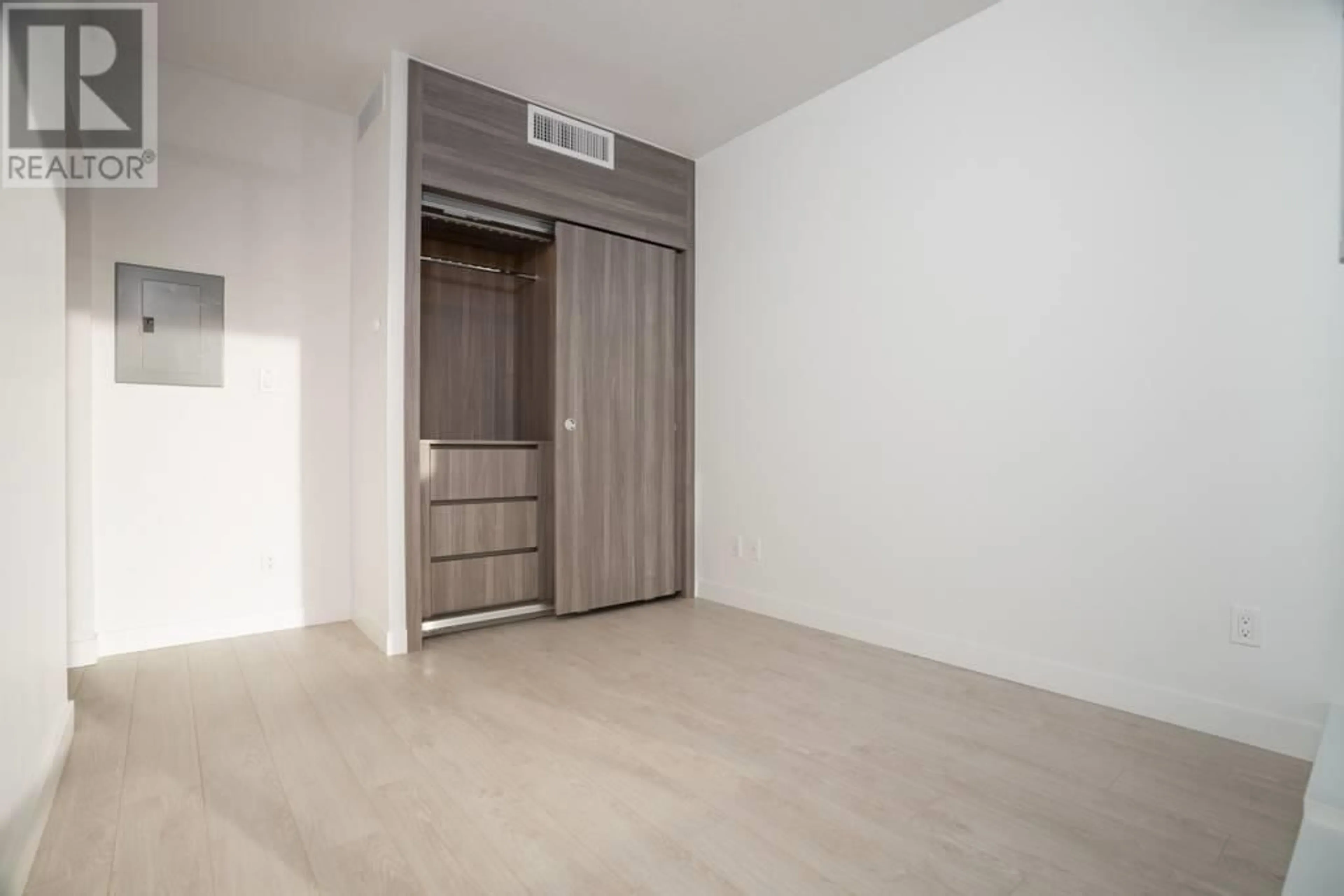 A pic of a room for 3203 - 4730 LOUGHEED HIGHWAY, Burnaby British Columbia V5C0M9
