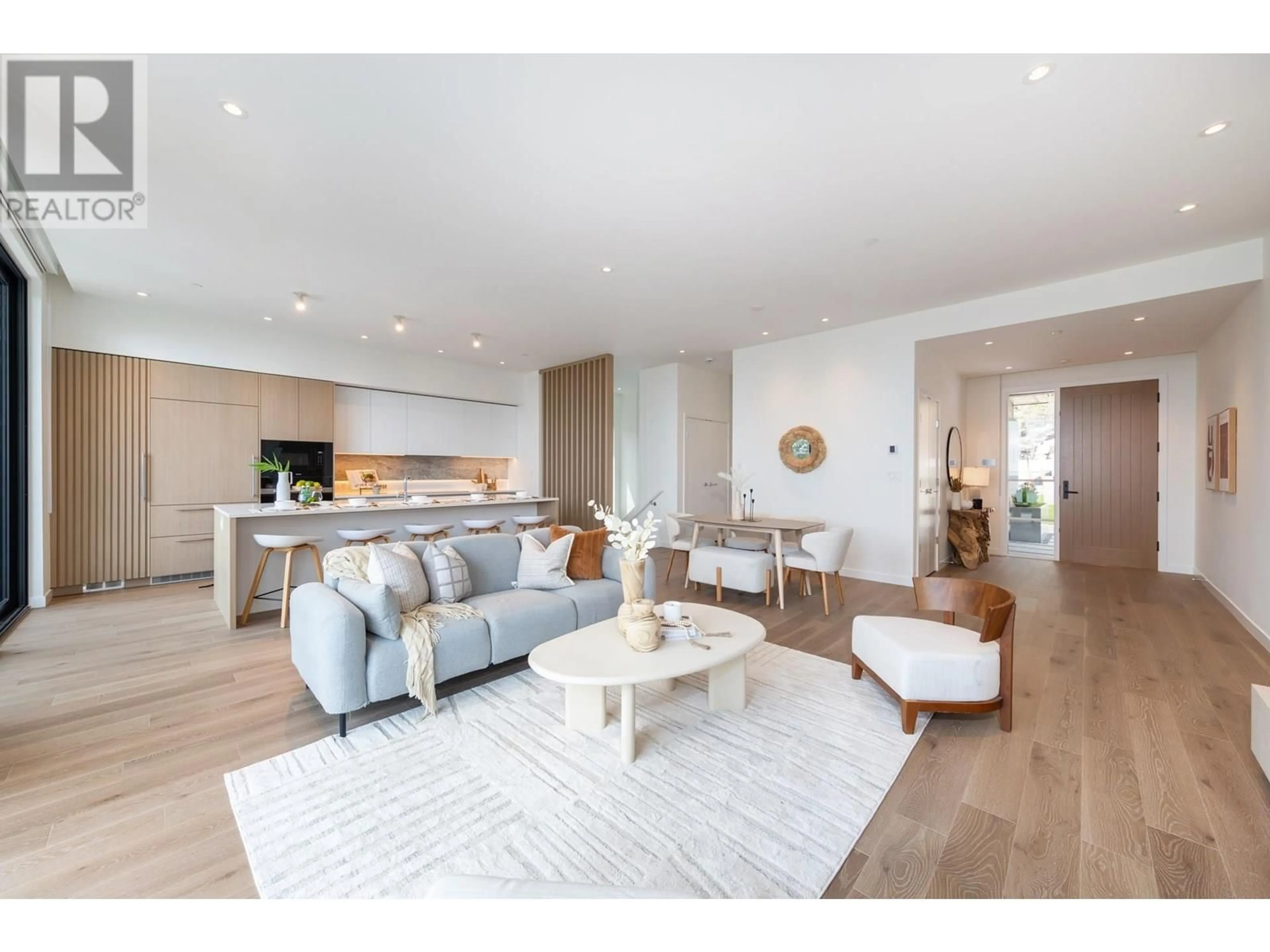 Living room with furniture, wood/laminate floor for 3992 UPLANDS WAY, West Vancouver British Columbia V7S0B9