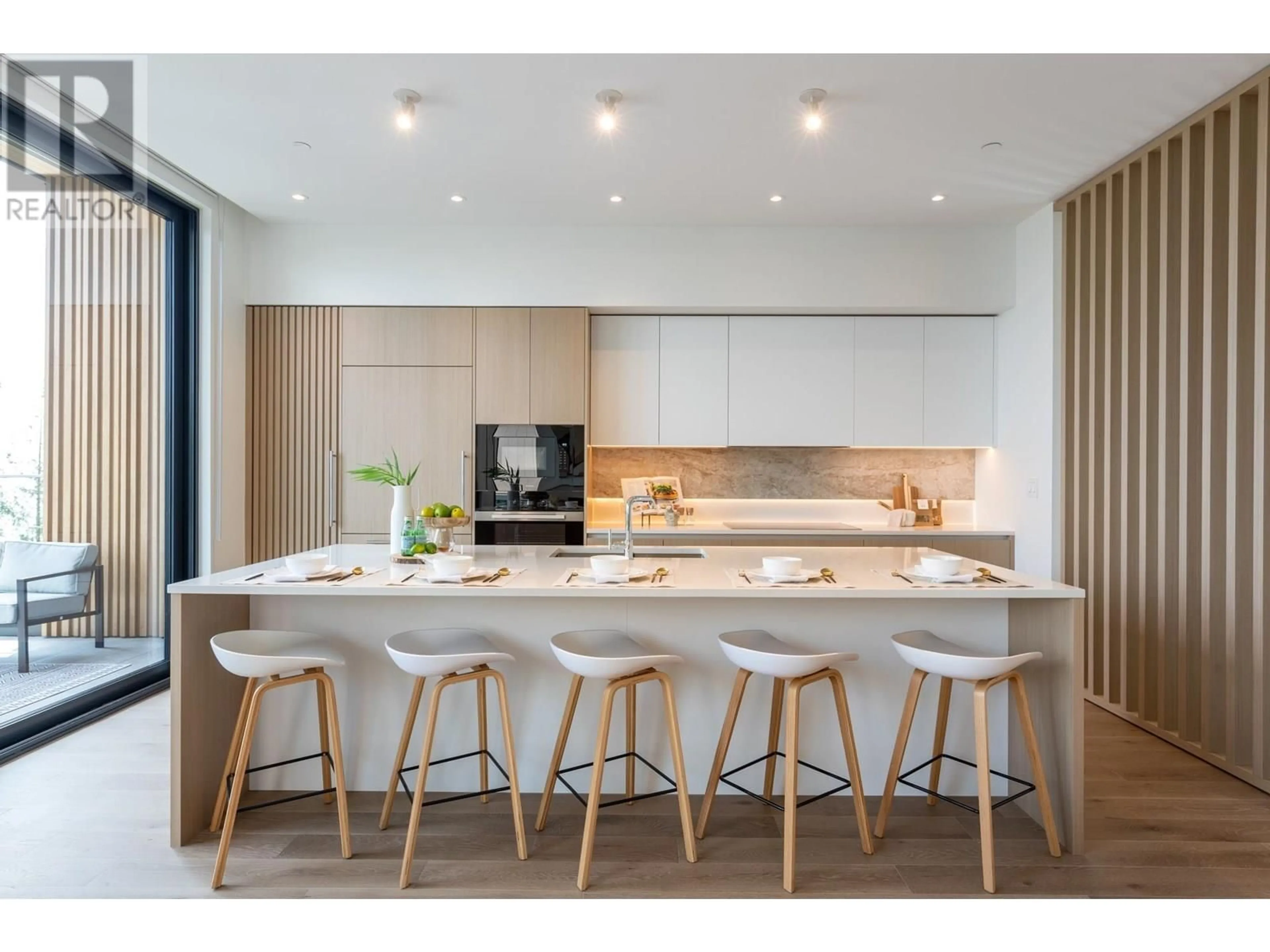 Contemporary kitchen, unknown for 3992 UPLANDS WAY, West Vancouver British Columbia V7S0B9