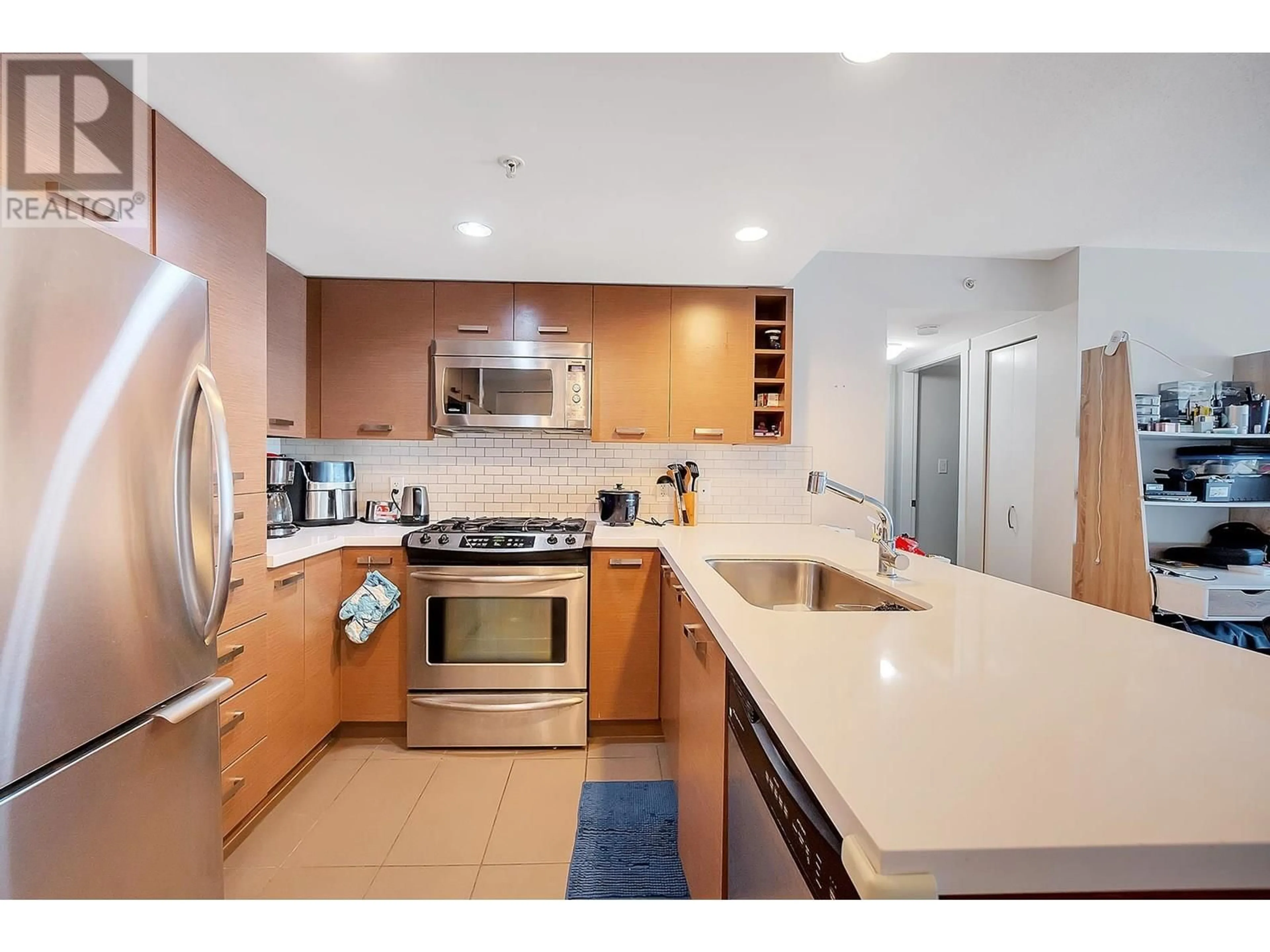 Standard kitchen, ceramic/tile floor for 1206 - 8033 SABA ROAD, Richmond British Columbia V6Y4M8