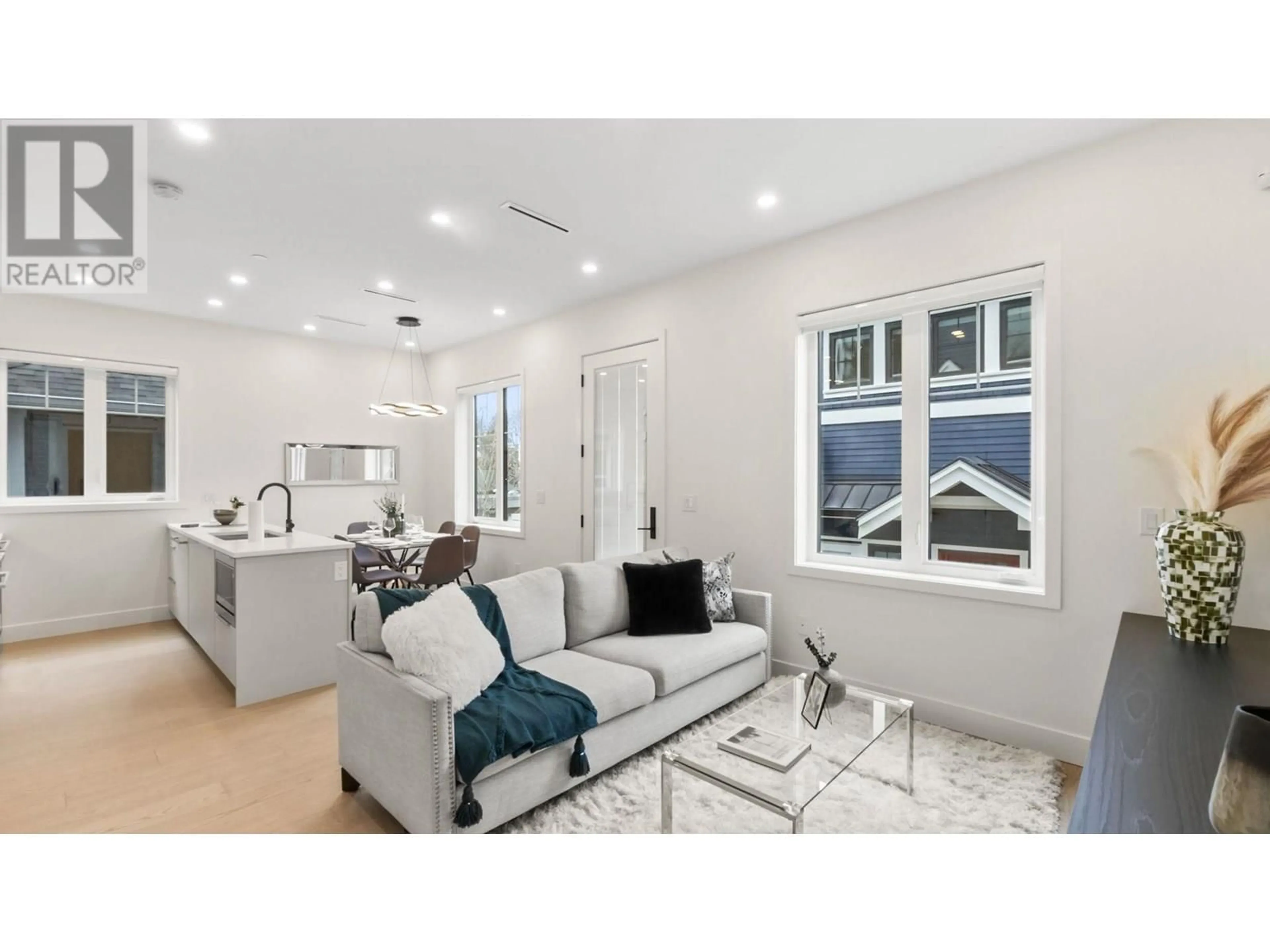 Living room with furniture, unknown for 525 11TH AVENUE, Vancouver British Columbia V5T2E1