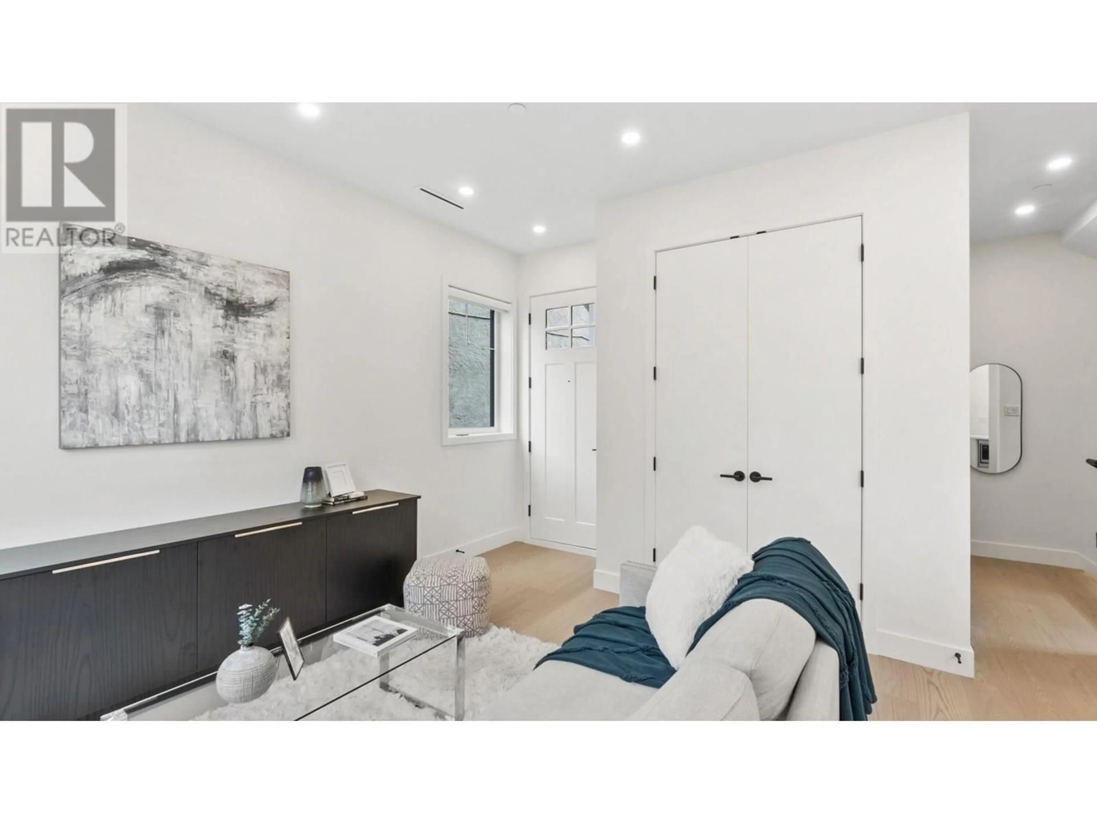 Unknown for 525 11TH AVENUE, Vancouver British Columbia V5T2E1