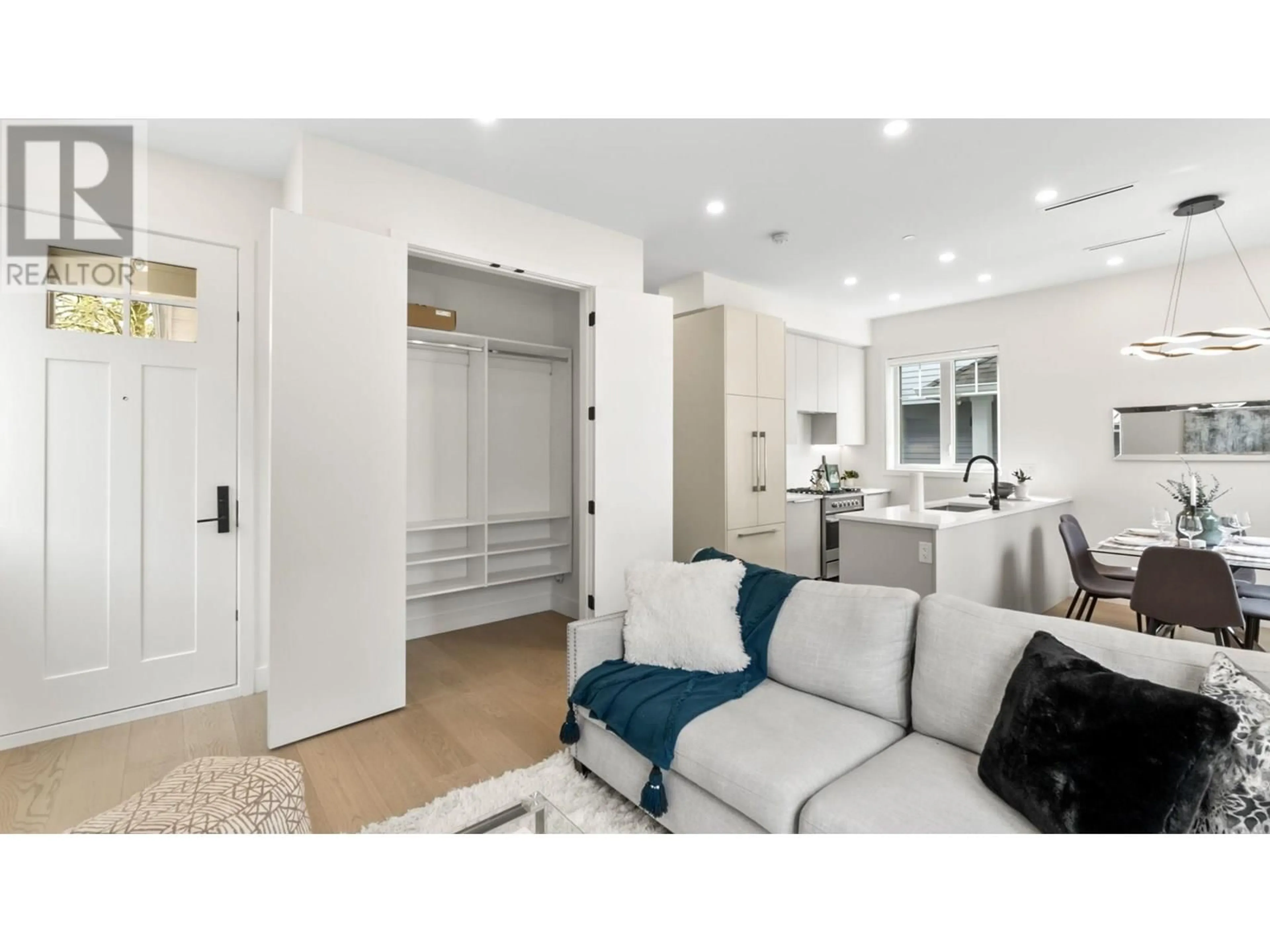 Unknown for 525 11TH AVENUE, Vancouver British Columbia V5T2E1