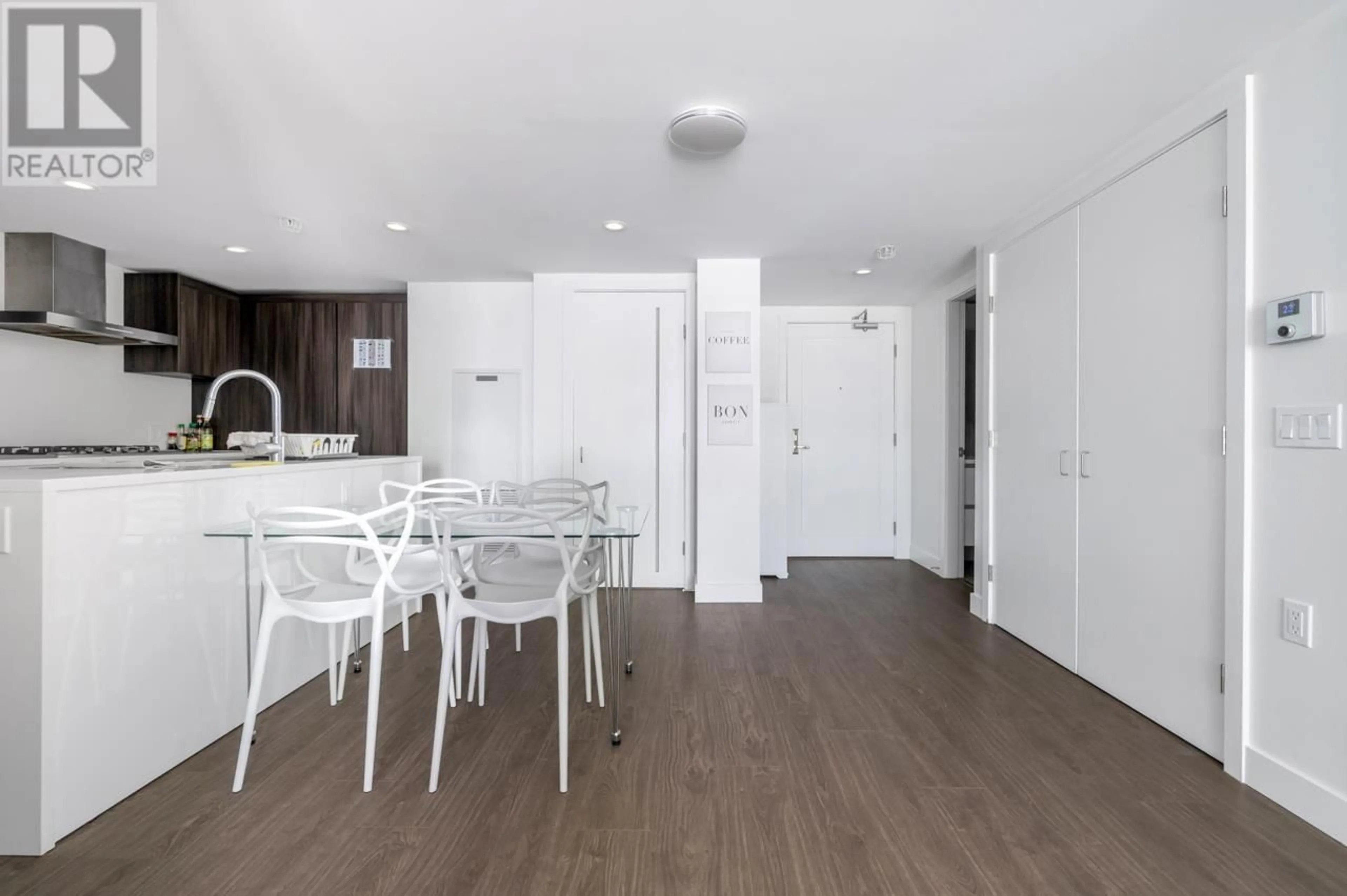 Unknown for 320 - 6328 NO. 3 ROAD, Richmond British Columbia V6Y0L6