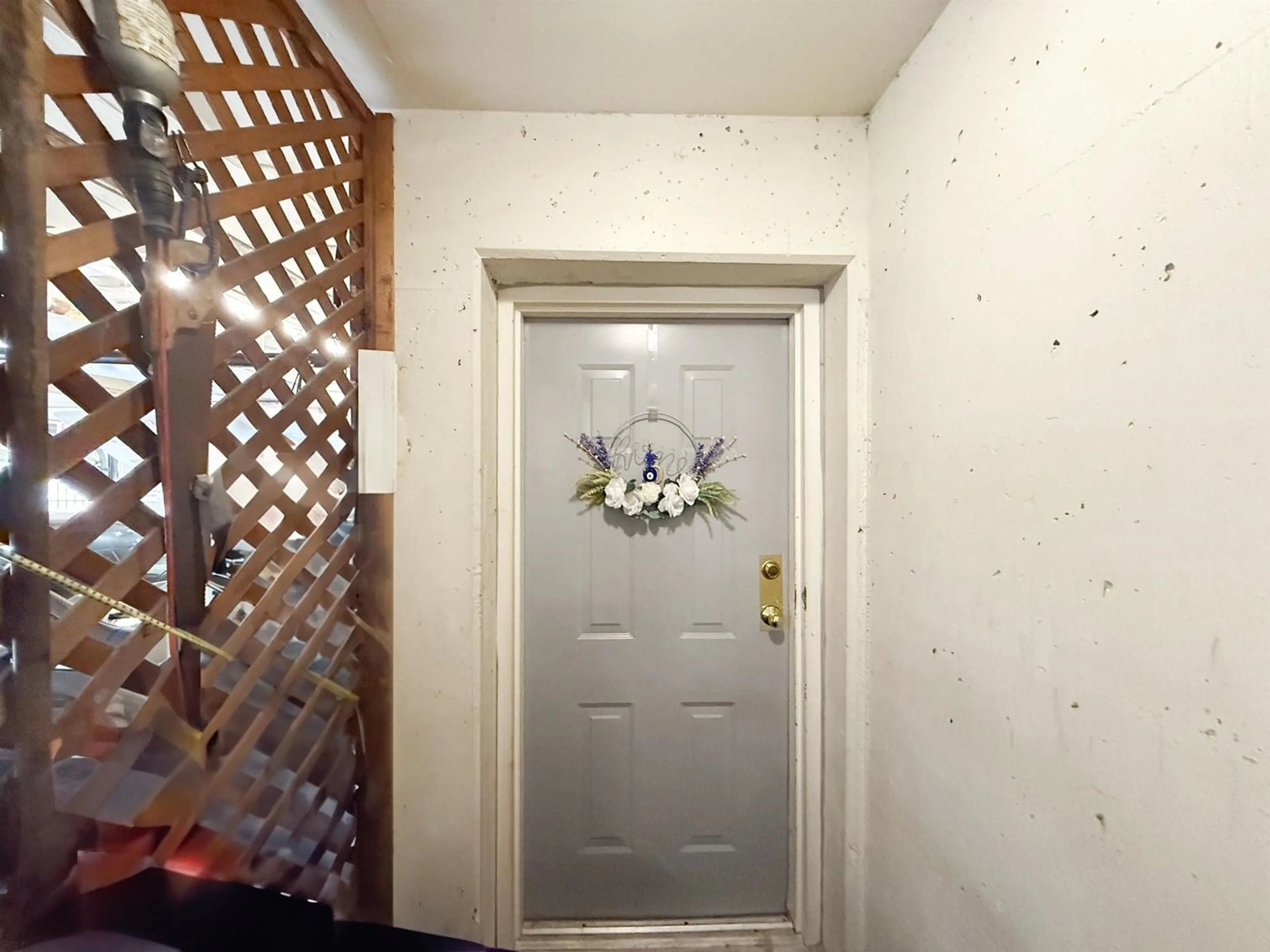 Indoor entryway for 5 - 13630 84, Surrey British Columbia V3W0T6
