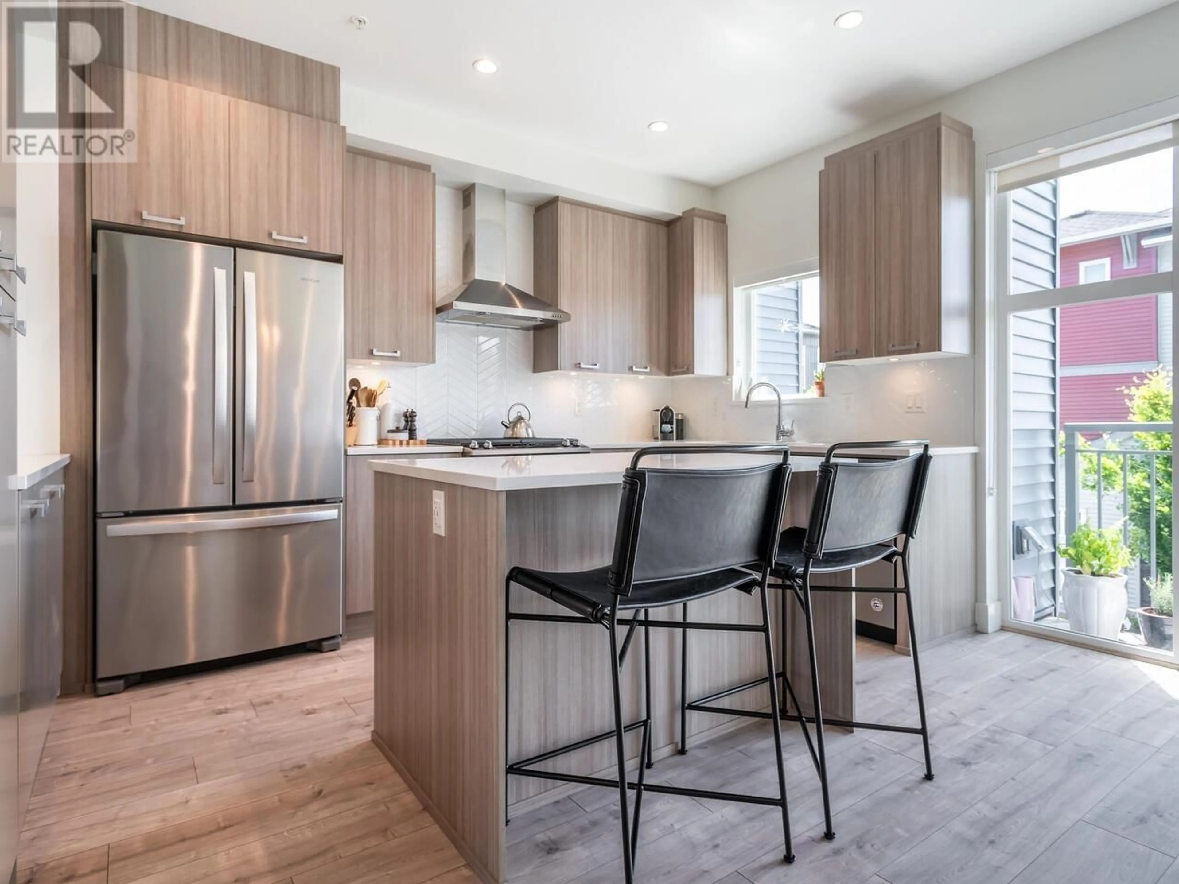 Contemporary kitchen, wood/laminate floor for 82 - 24076 112 AVENUE, Maple Ridge British Columbia V2W0K2