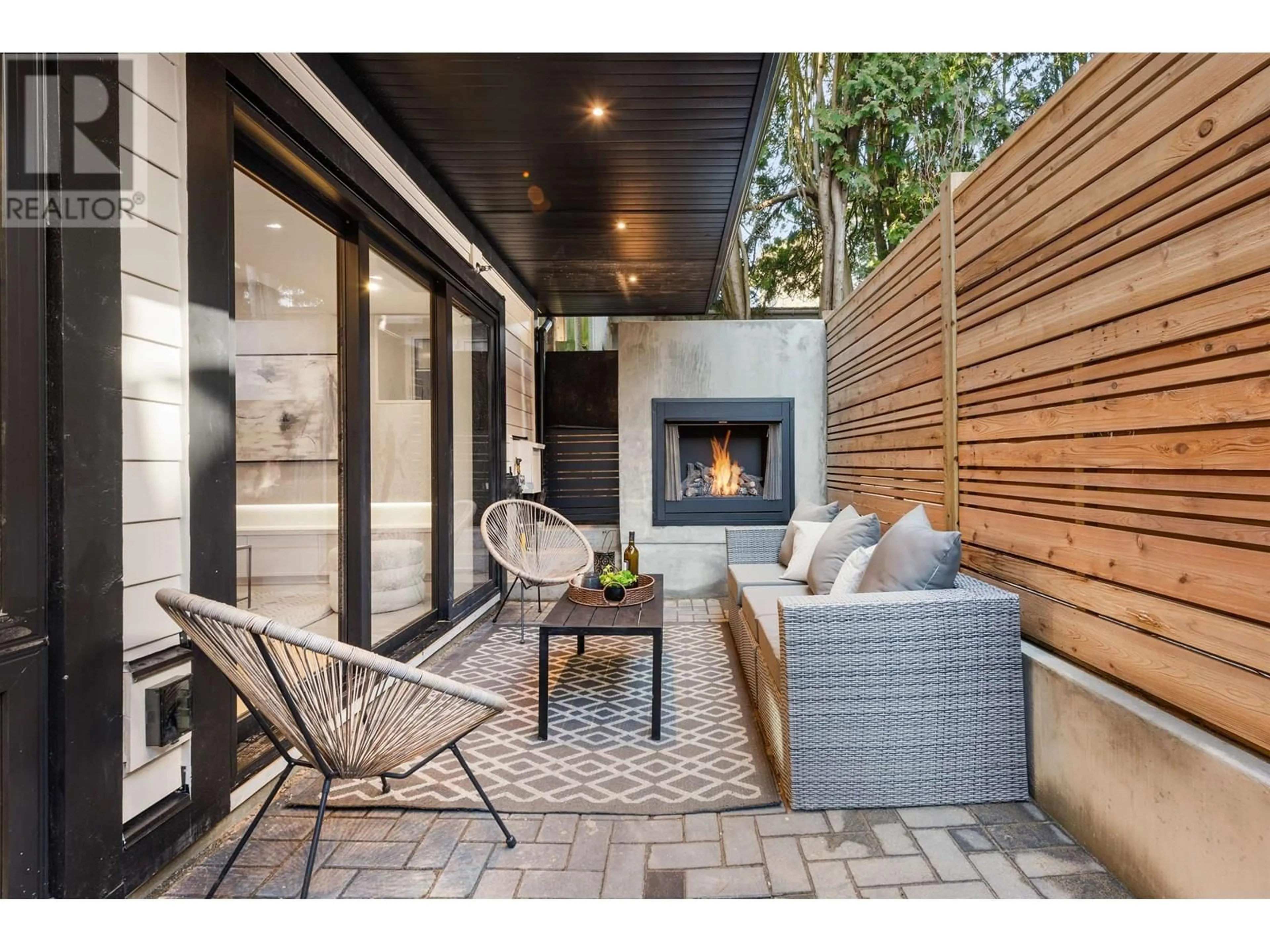 Patio, street for 2 - 365 33RD AVENUE, Vancouver British Columbia V5V2Z8