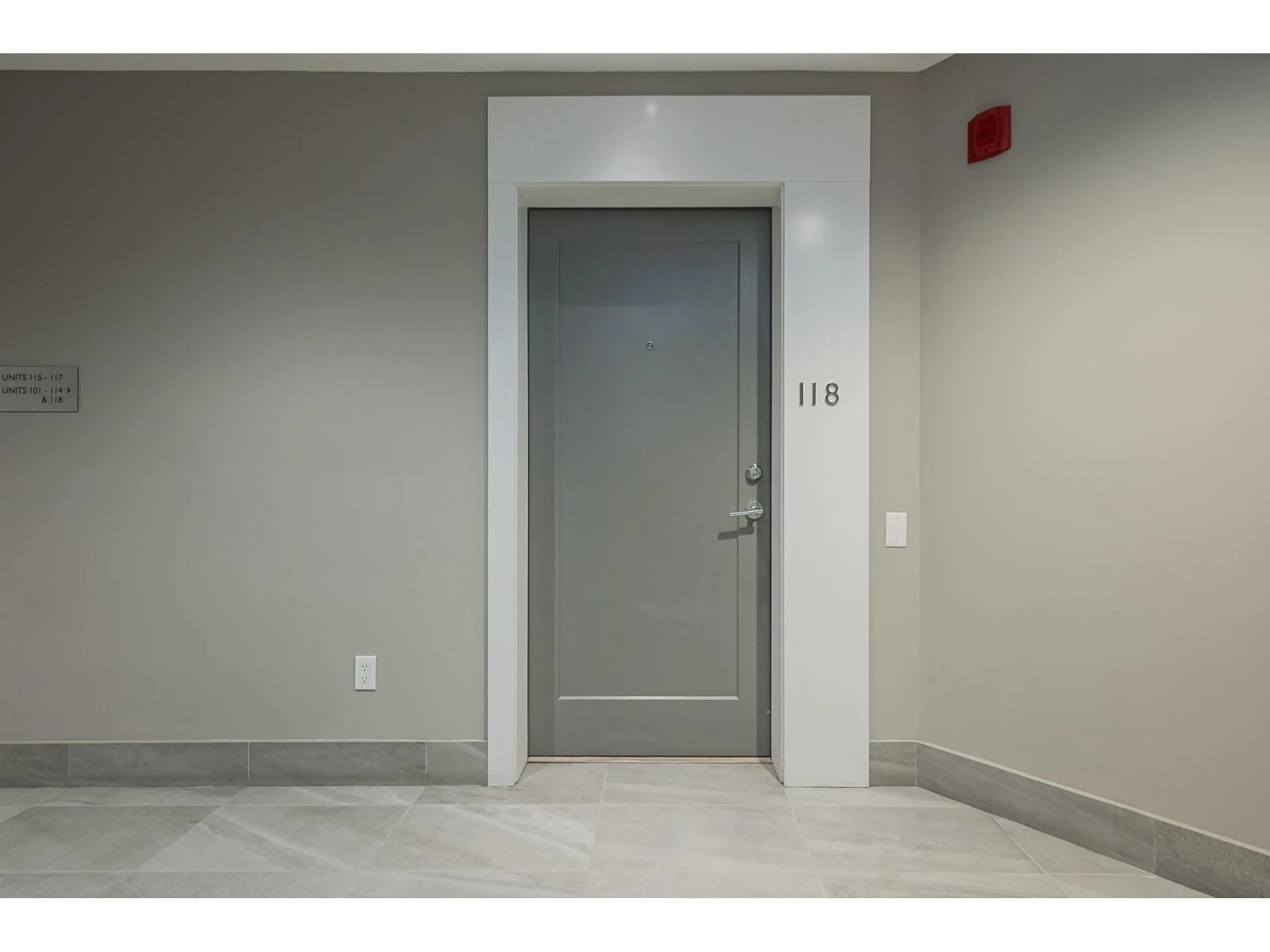 Indoor foyer for 118 - 20829 77A, Langley British Columbia V2Y0Y5