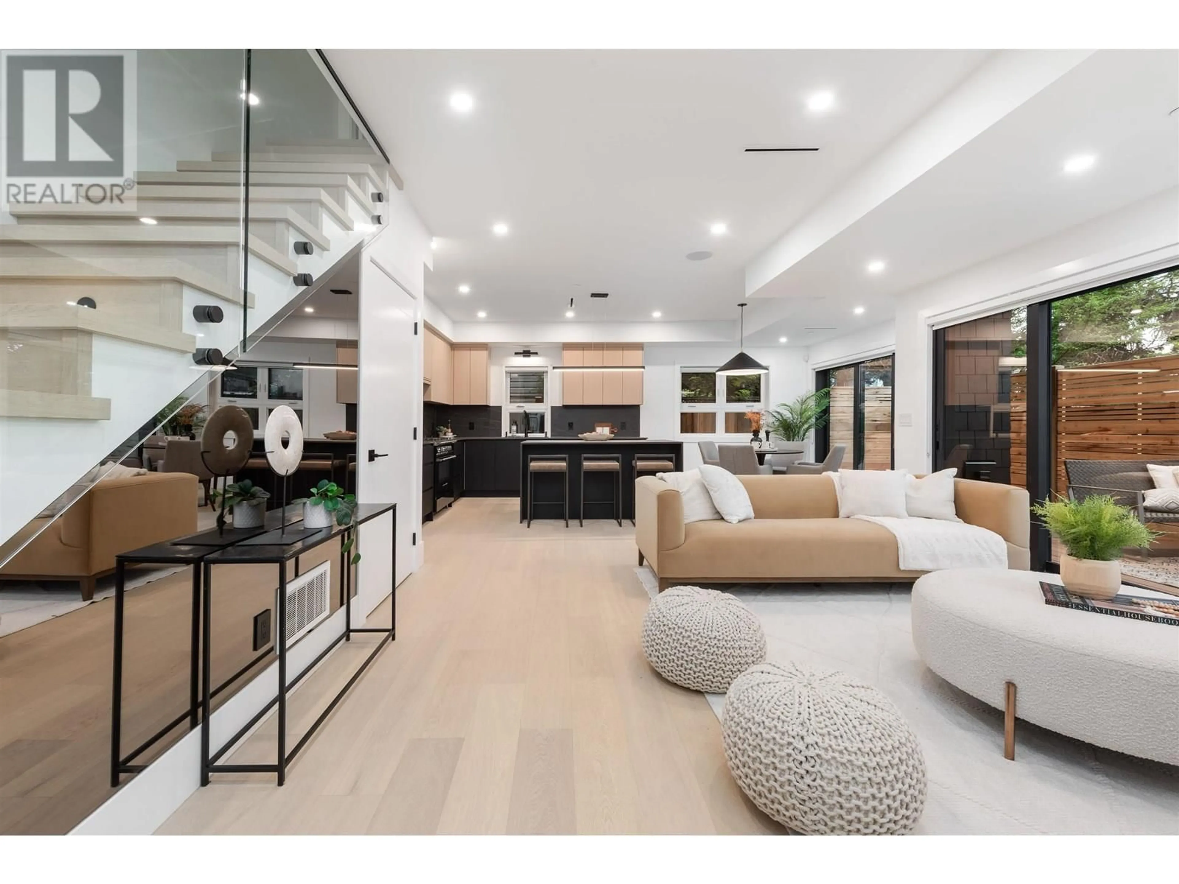 Unknown for 5 - 369 33RD AVENUE, Vancouver British Columbia V5V2Z8