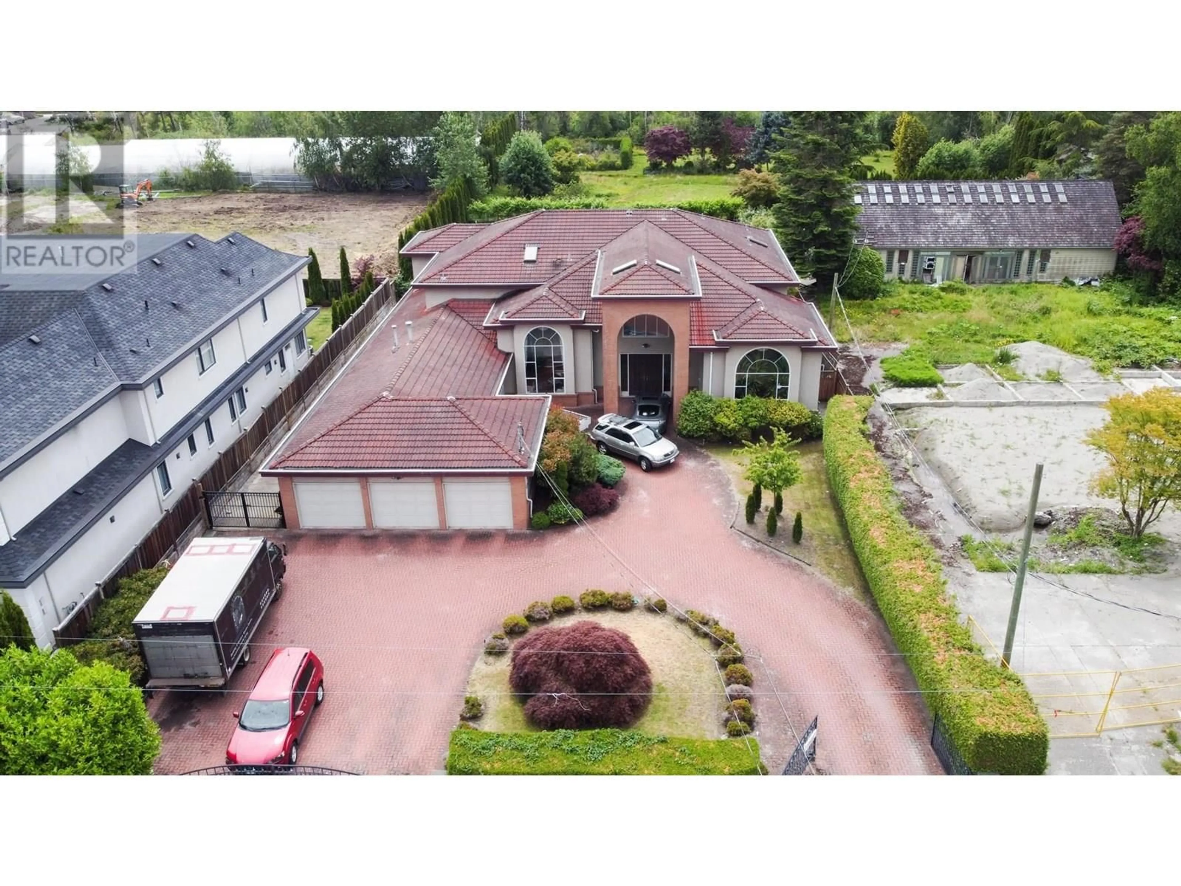 A pic from outside/outdoor area/front of a property/back of a property/a pic from drone, street for 11660 BLUNDELL ROAD, Richmond British Columbia V6Y1L3