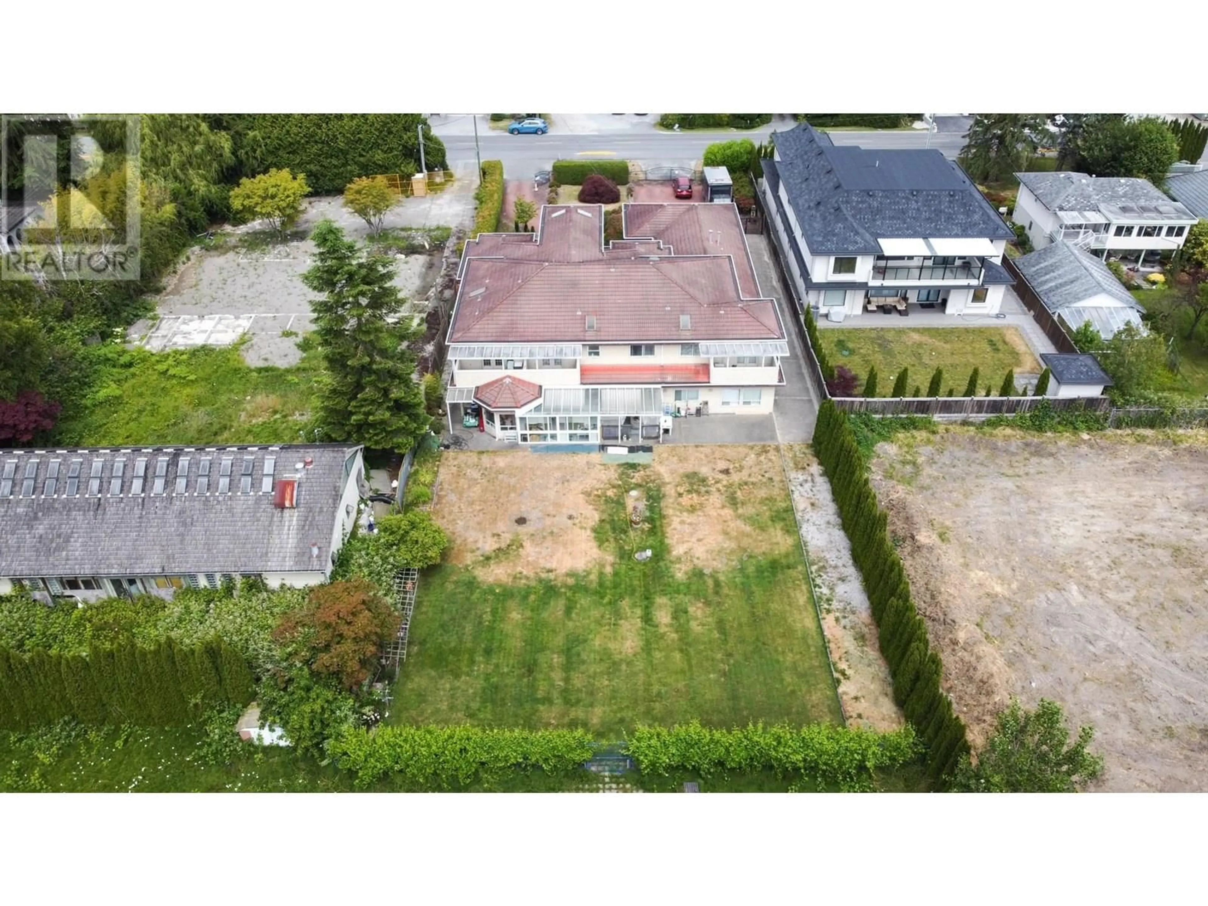 A pic from outside/outdoor area/front of a property/back of a property/a pic from drone, building for 11660 BLUNDELL ROAD, Richmond British Columbia V6Y1L3