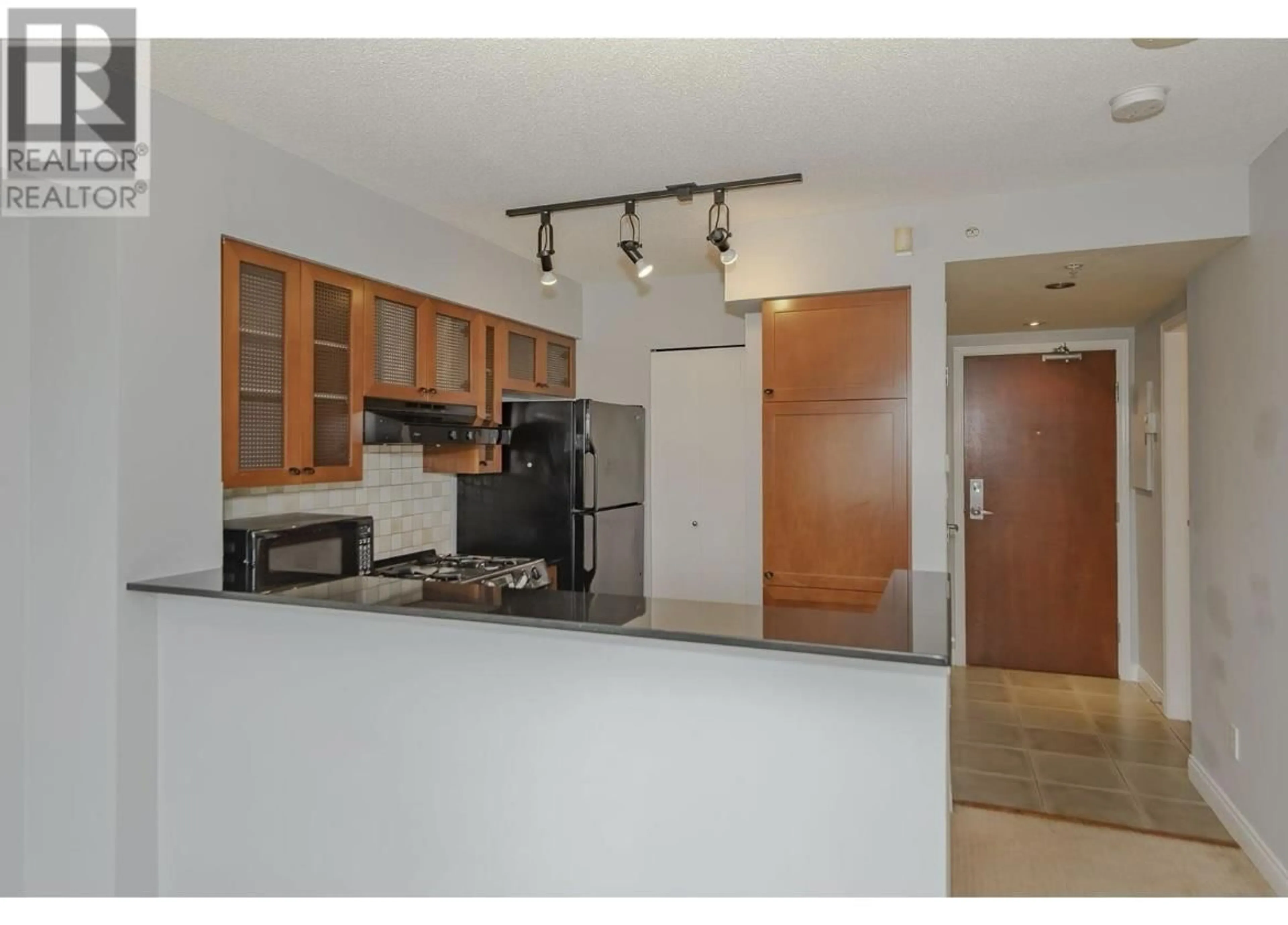 Standard kitchen, unknown for 604 - 55 ALEXANDER STREET, Vancouver British Columbia V6A1B2