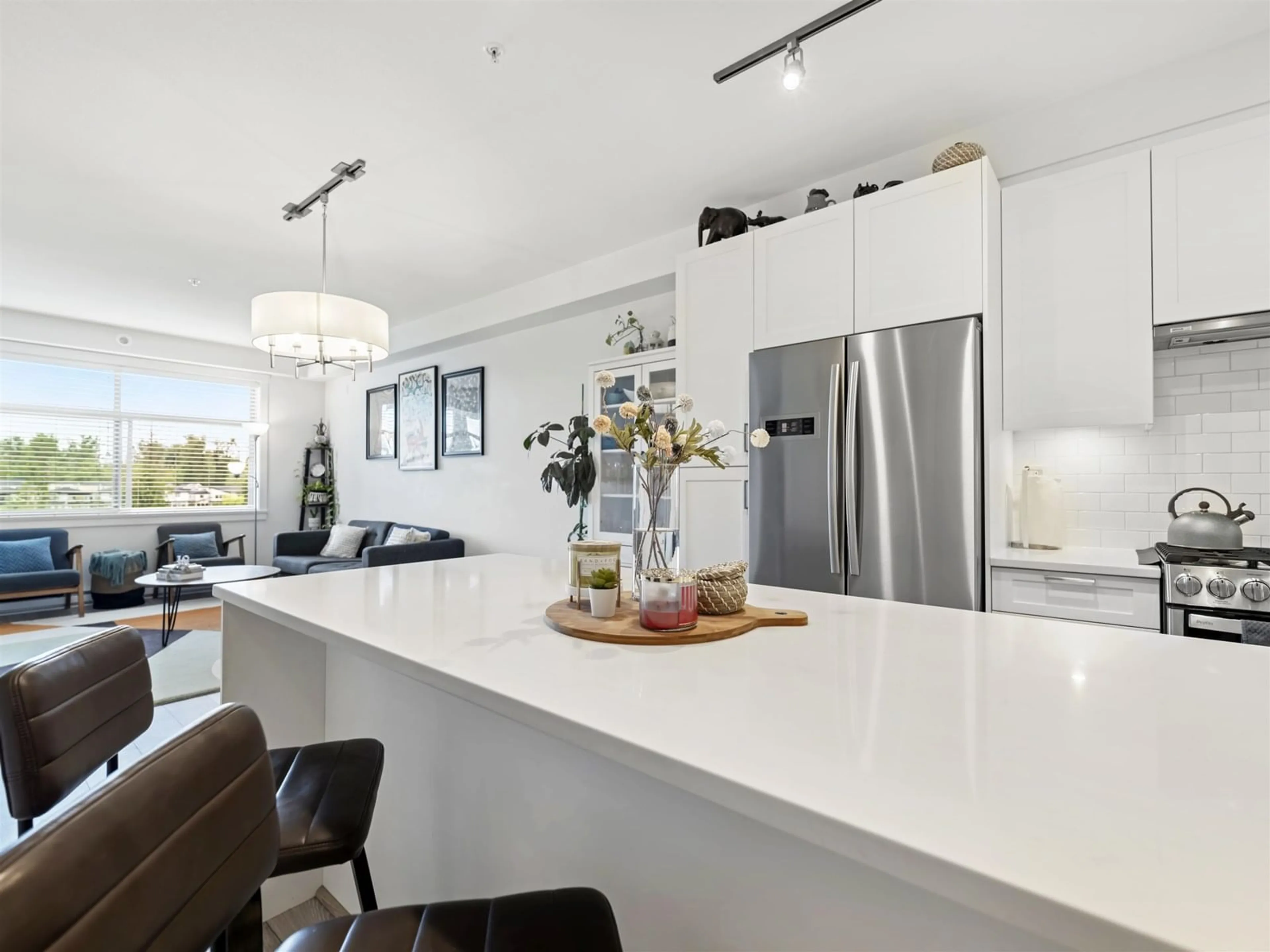Open concept kitchen, unknown for 519 - 20673 78, Langley British Columbia V2Y3K1