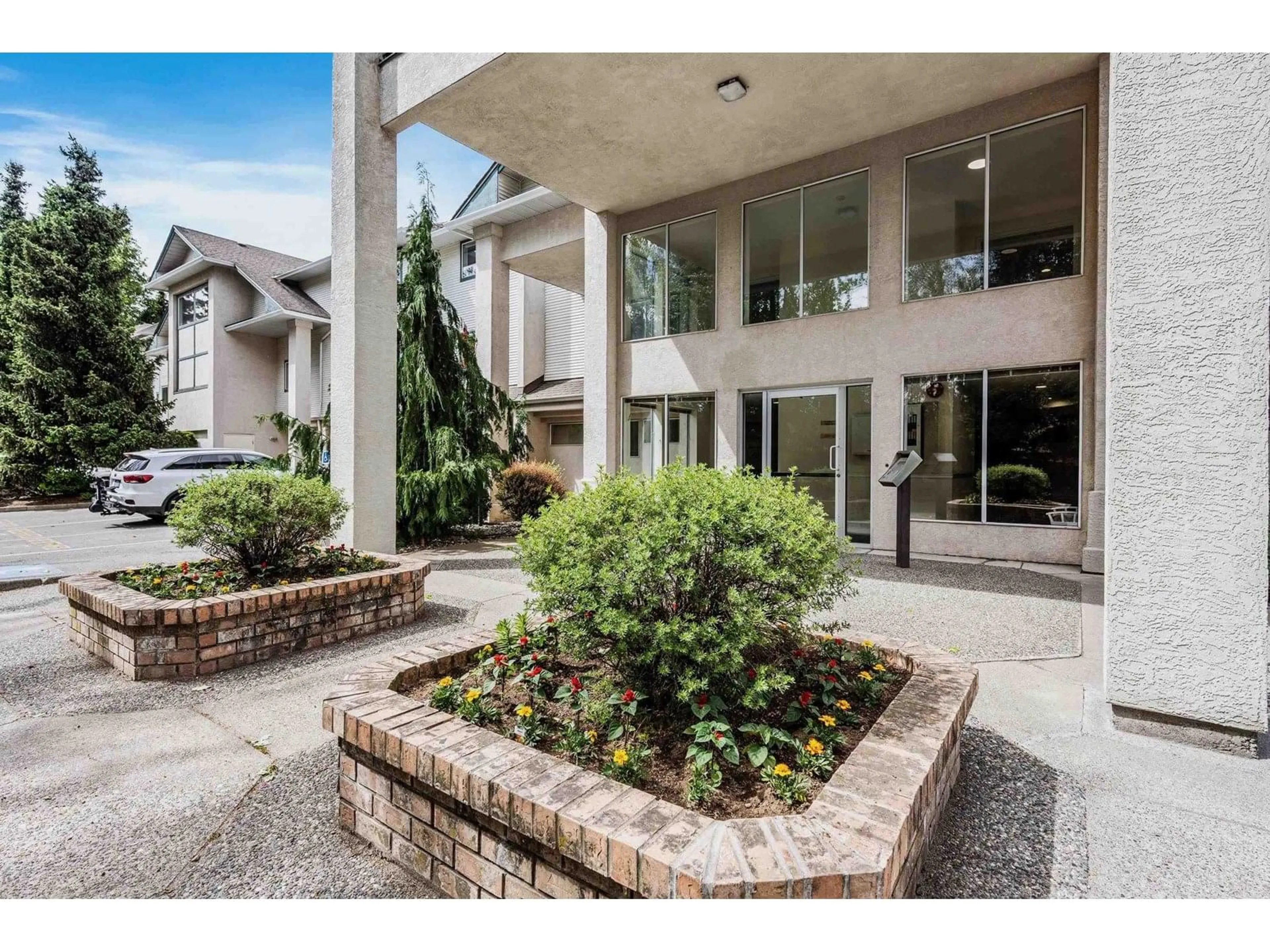 Indoor foyer for 109 - 1755 SALTON, Abbotsford British Columbia V2S7C5