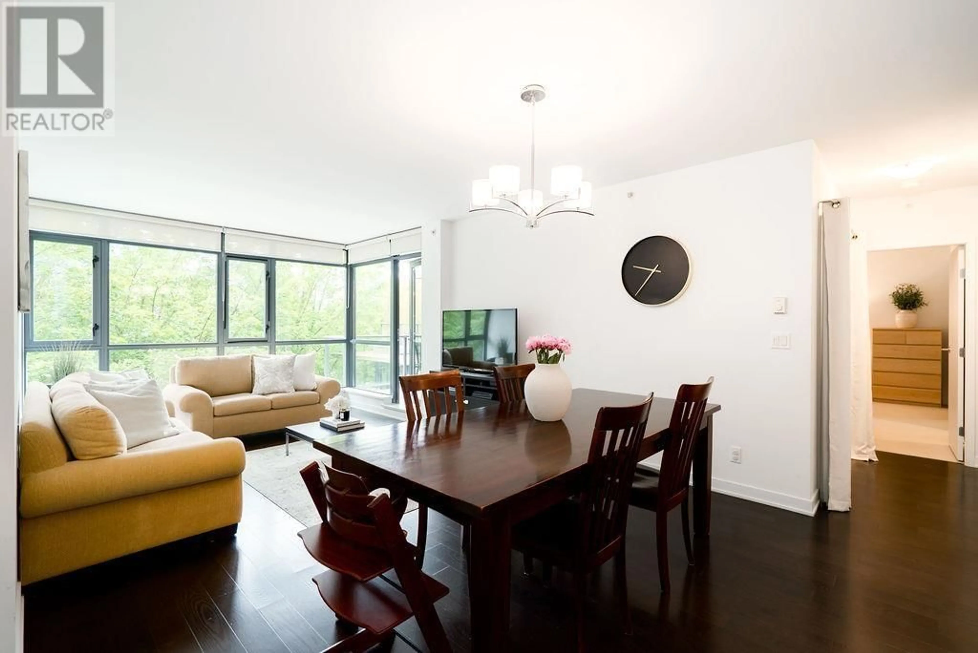 Dining room, wood/laminate floor for 403 - 750 12TH AVENUE, Vancouver British Columbia V5Z0A3