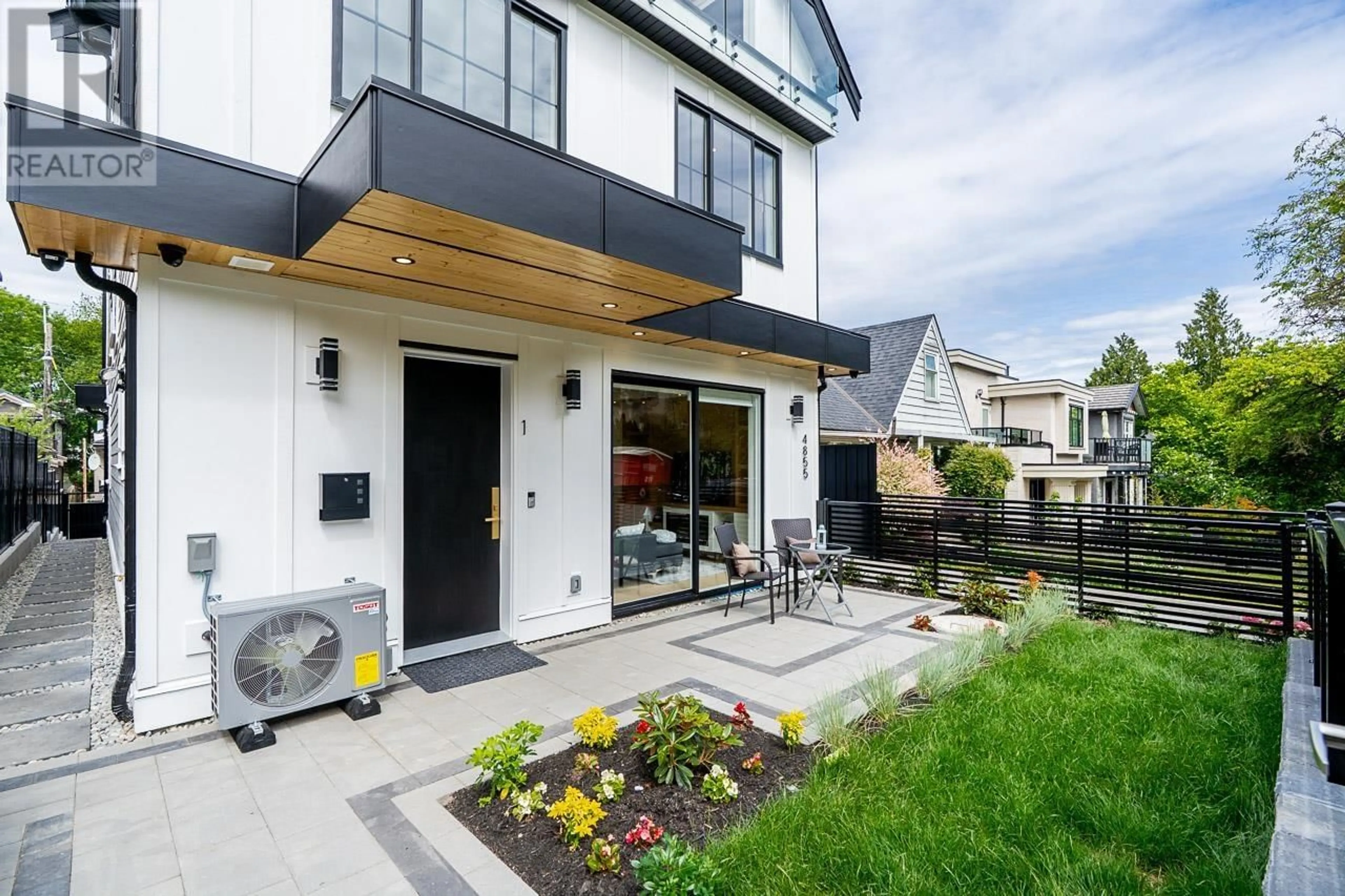 Unknown for 1 - 4855 DUMFRIES STREET, Vancouver British Columbia V5N3T8
