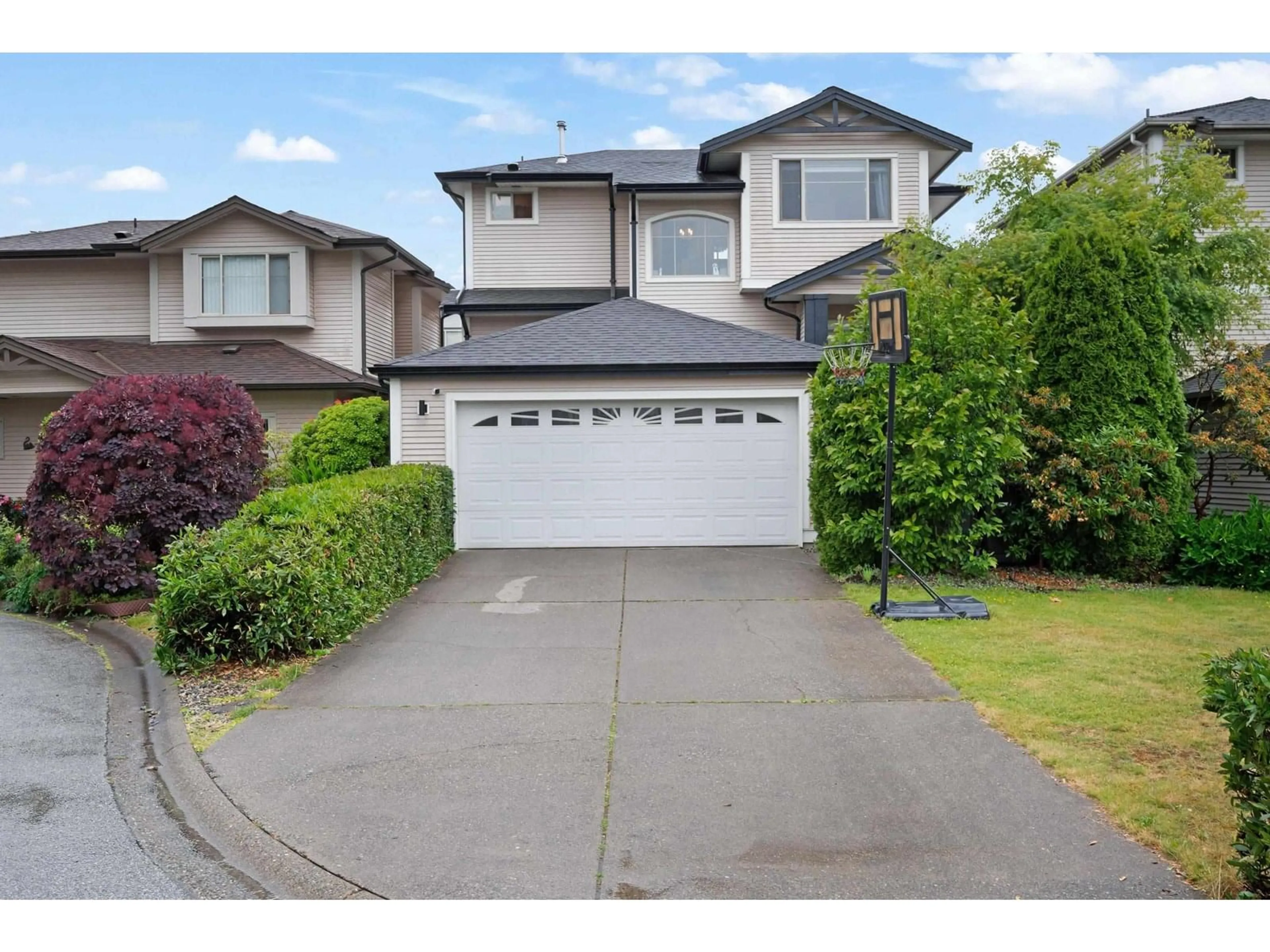 A pic from outside/outdoor area/front of a property/back of a property/a pic from drone, street for 41 - 8675 209, Langley British Columbia V1M3W6