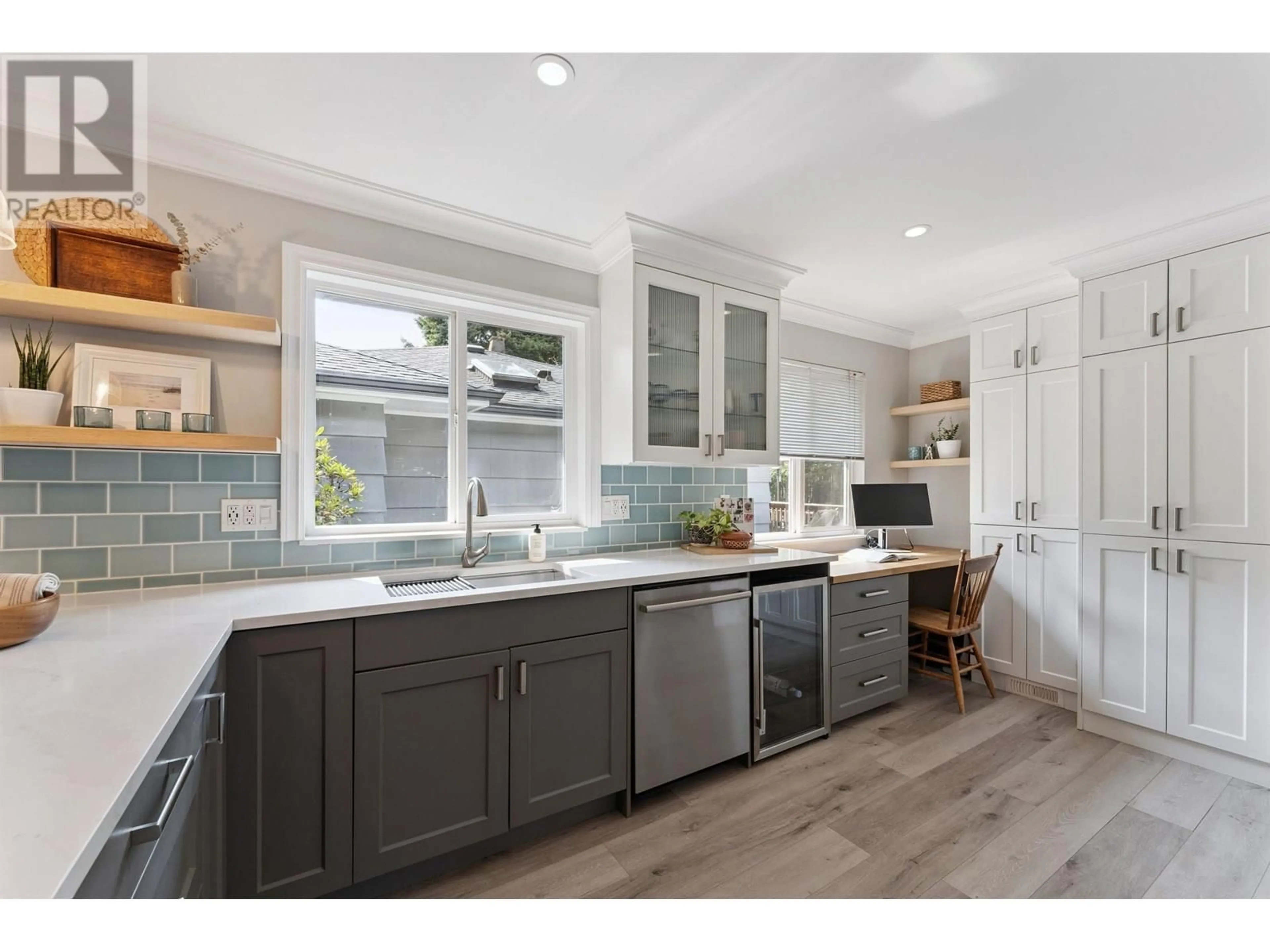 Open concept kitchen, unknown for 506 21ST STREET, North Vancouver British Columbia V7L3C3